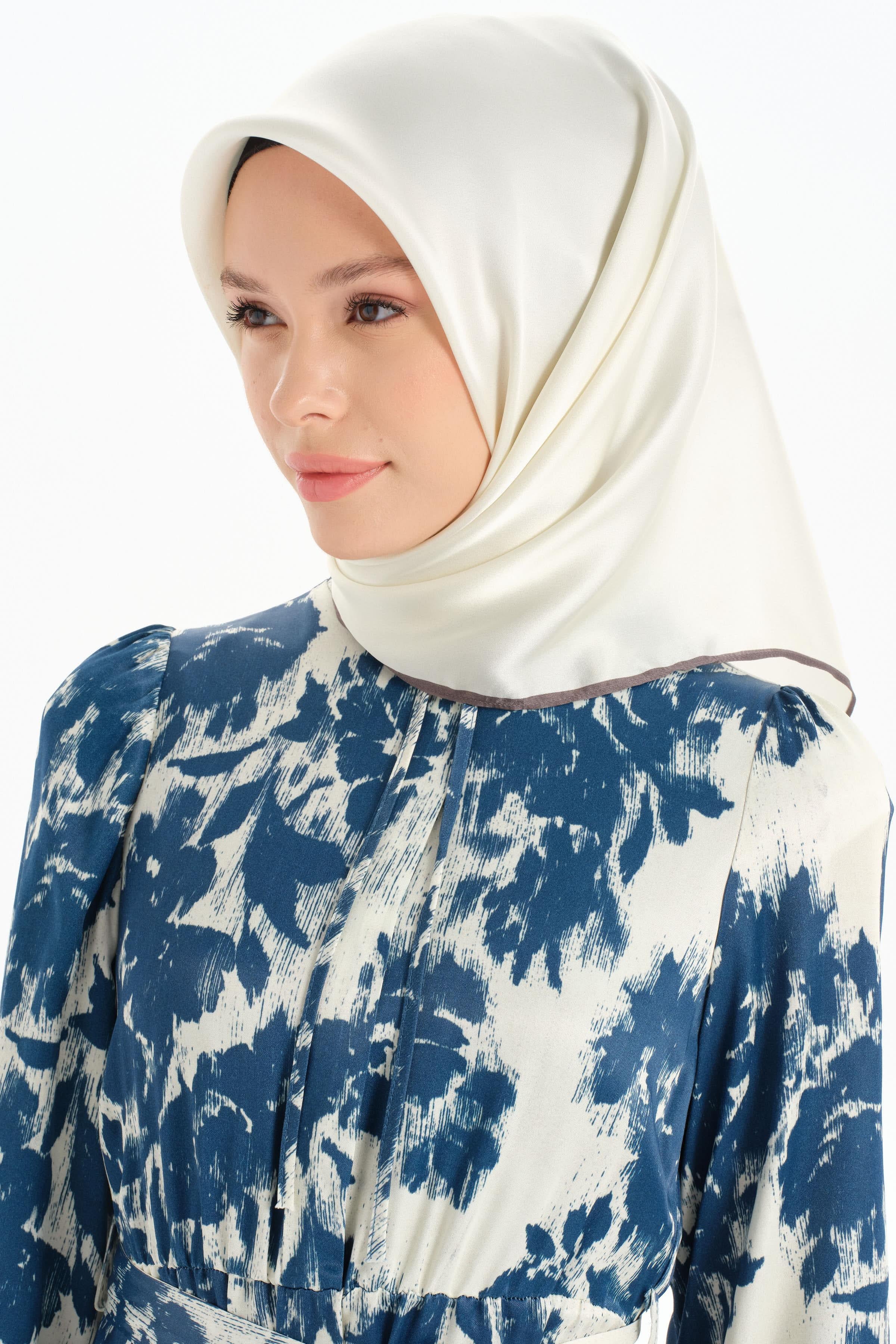 Bel Lastikli Desenli Elbise - Mavi TUGBA