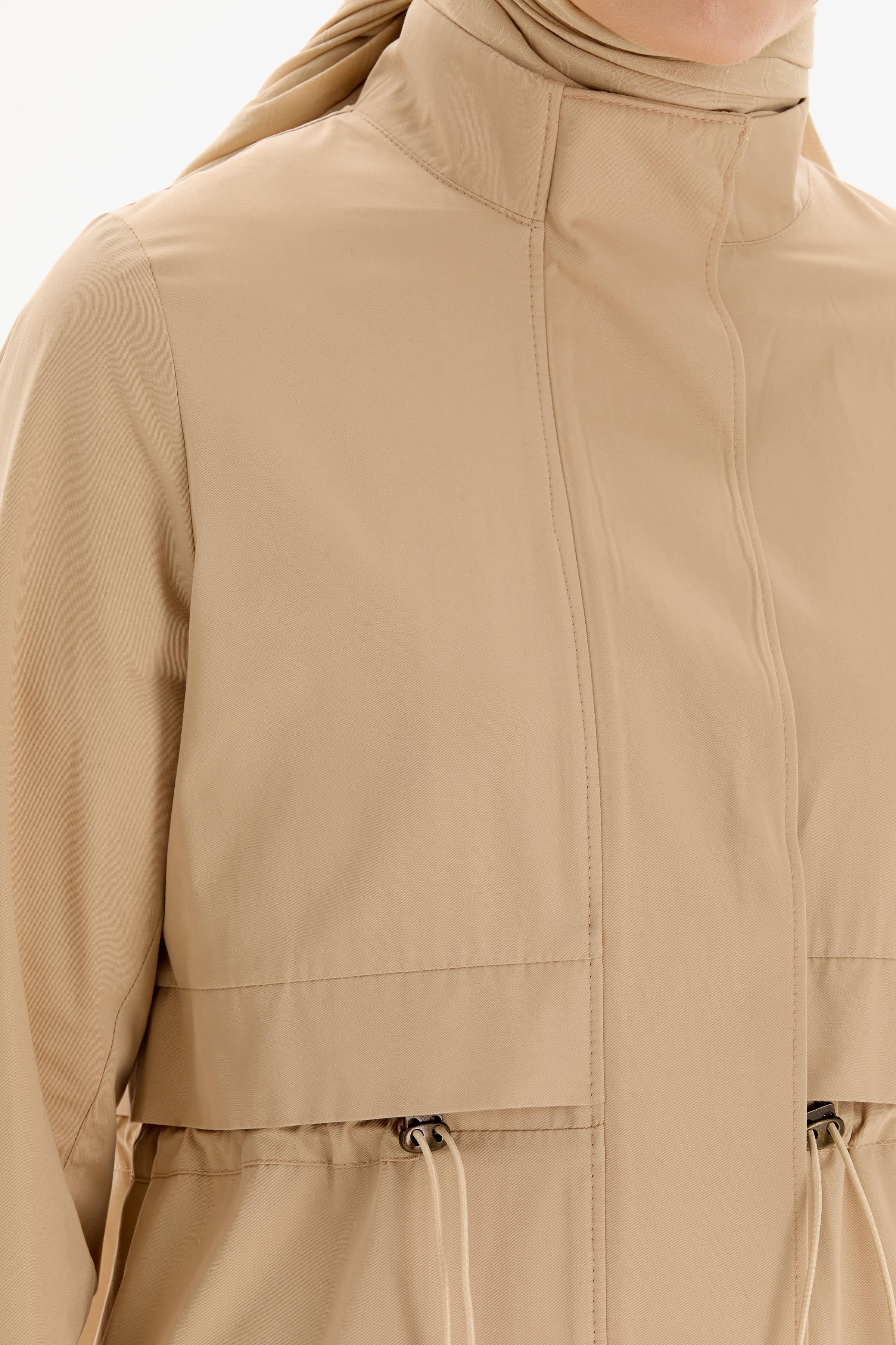 Bel Lastikli Fermuar Kapamalı Trençkot - Bej TUGBA