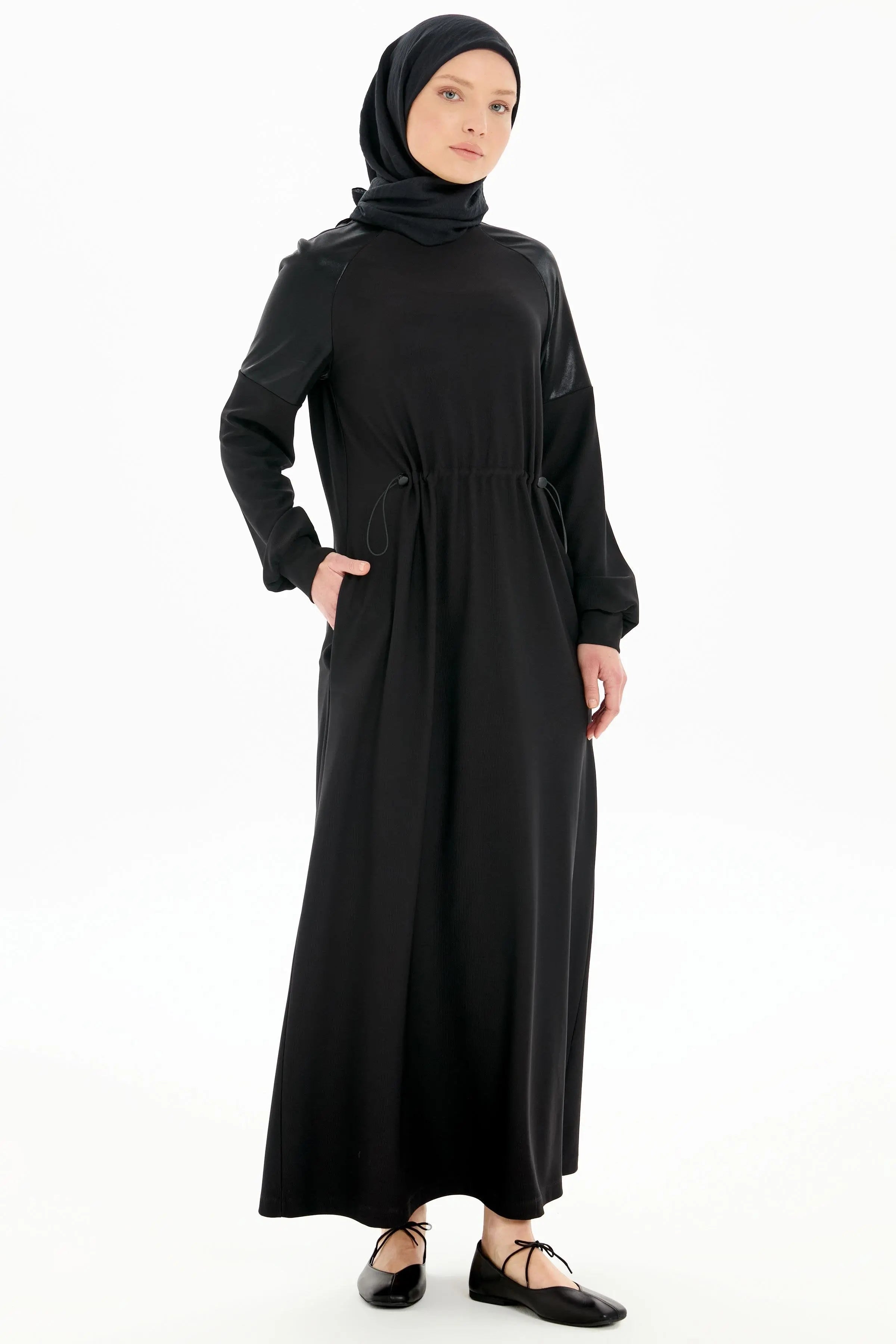 Bel Lastikli Garnili Örme Elbise - Siyah TUGBA