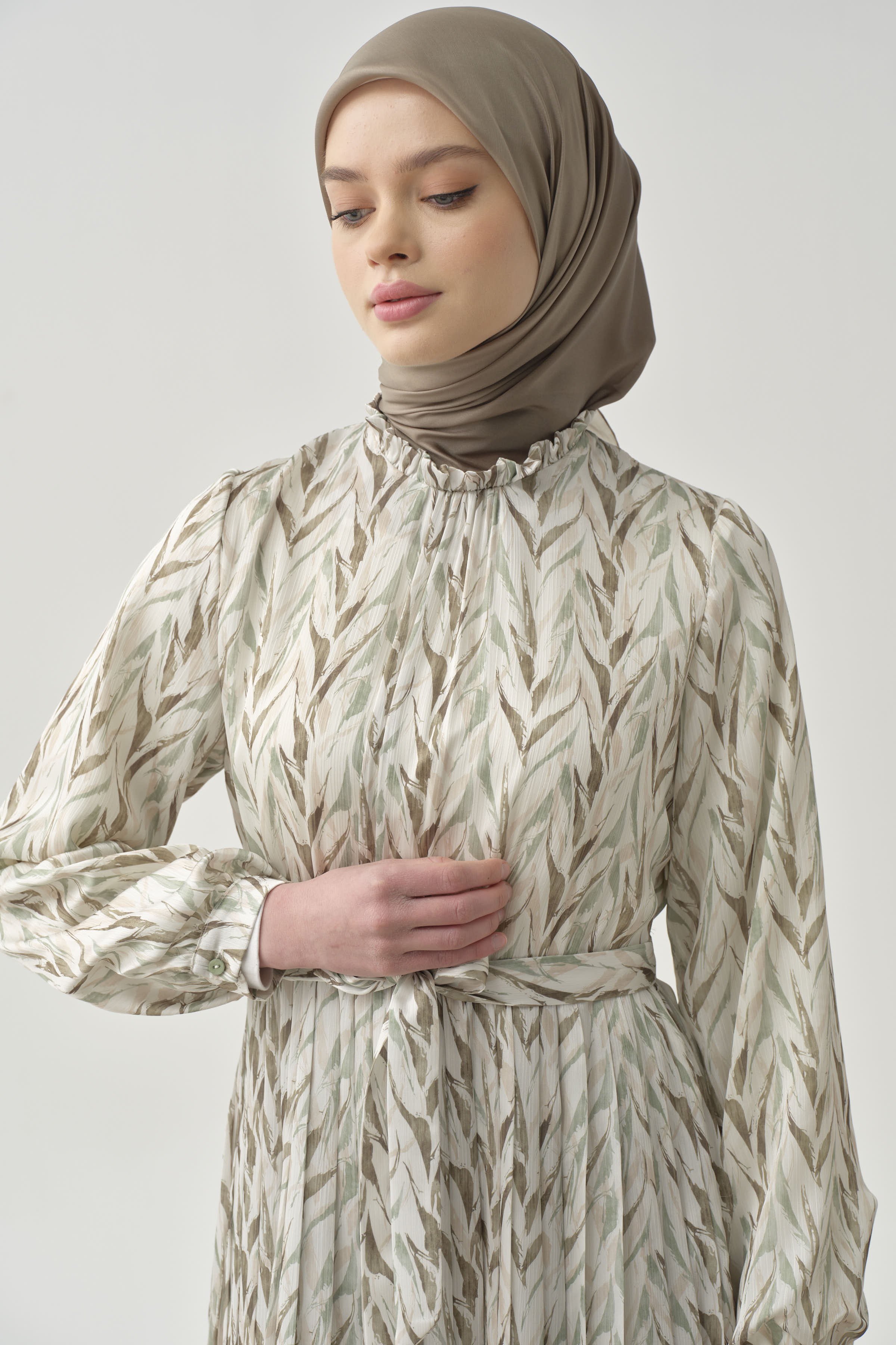 Bel Lastikli Pliseli Desenli Elbise - Haki TUGBA