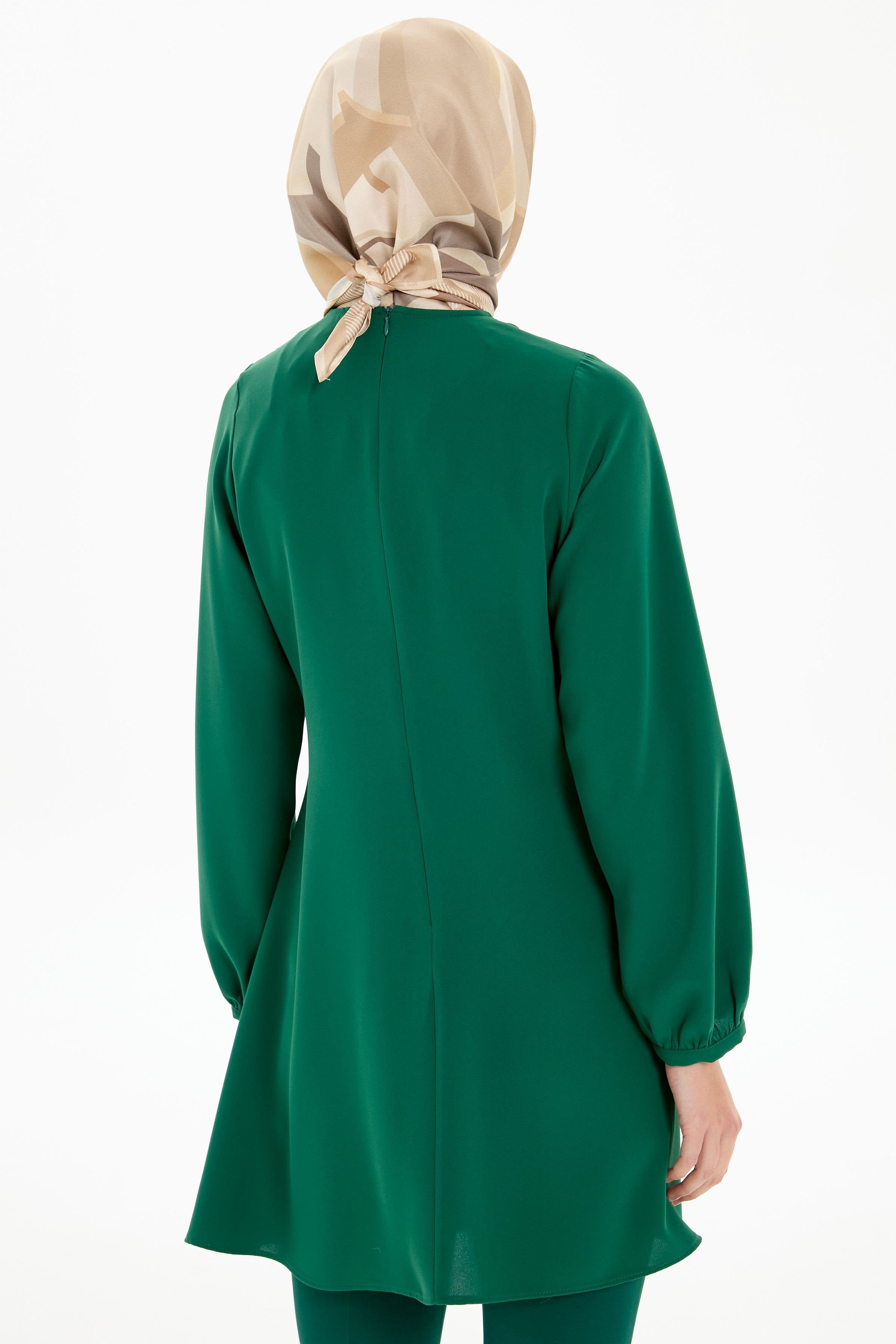 Bel Zincir Aksesuarlı Asimetrik Kesim Tunik - Yeşil TUGBA