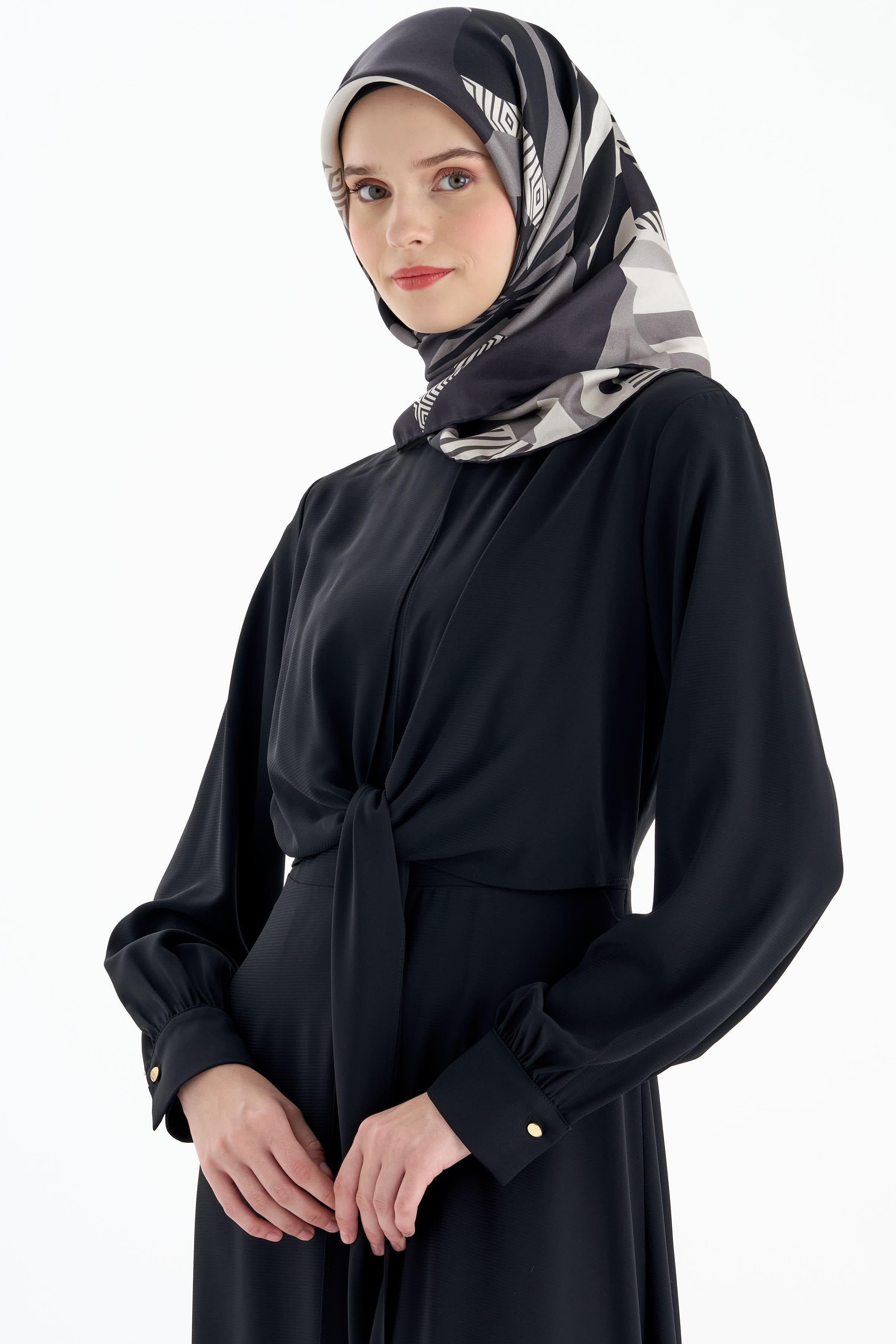 Belden Bağlamalı Elbise - Siyah TUGBA