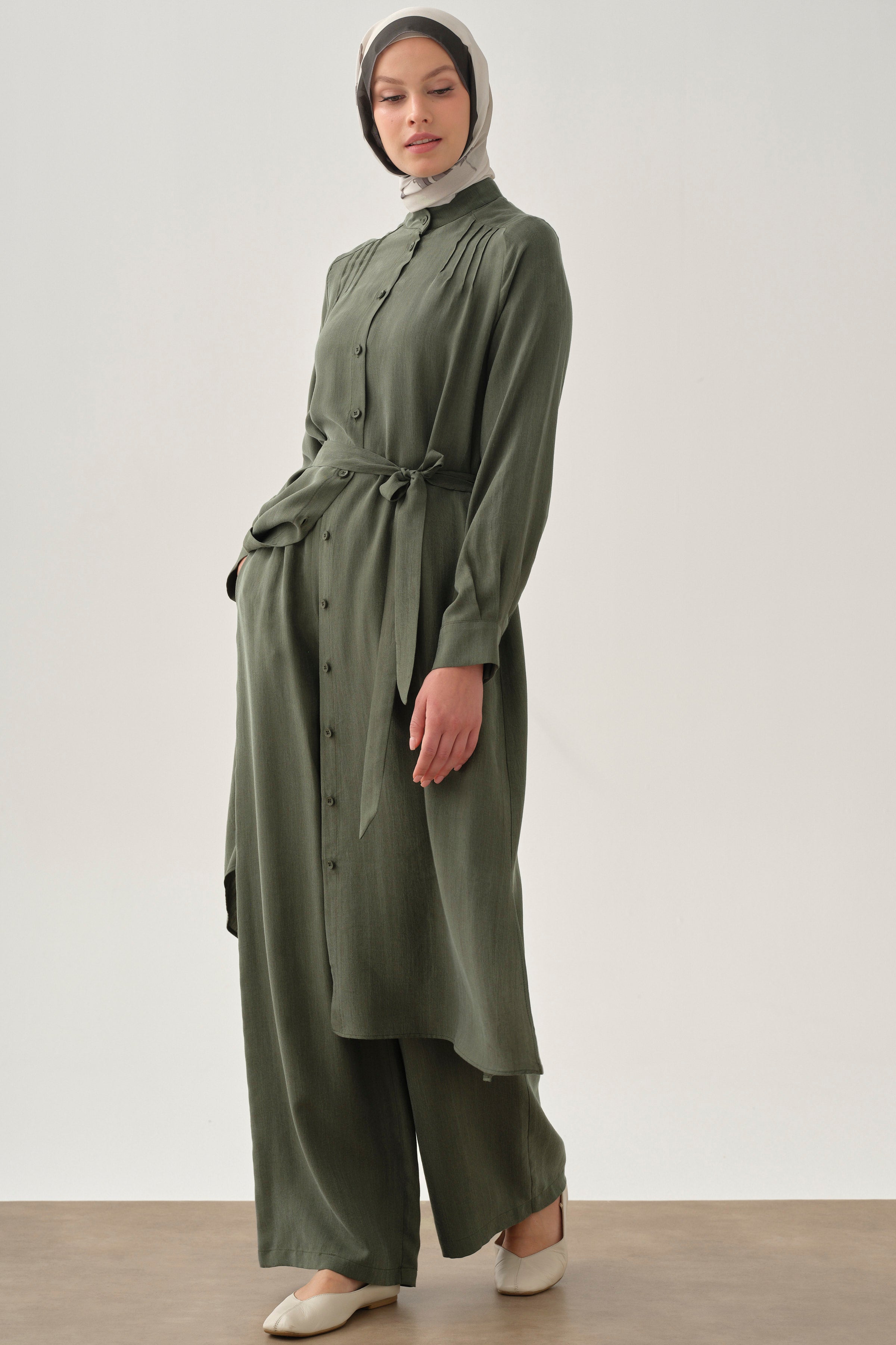 Beli Bağcık Detaylı Lastikli Pantolon - Haki TUGBA