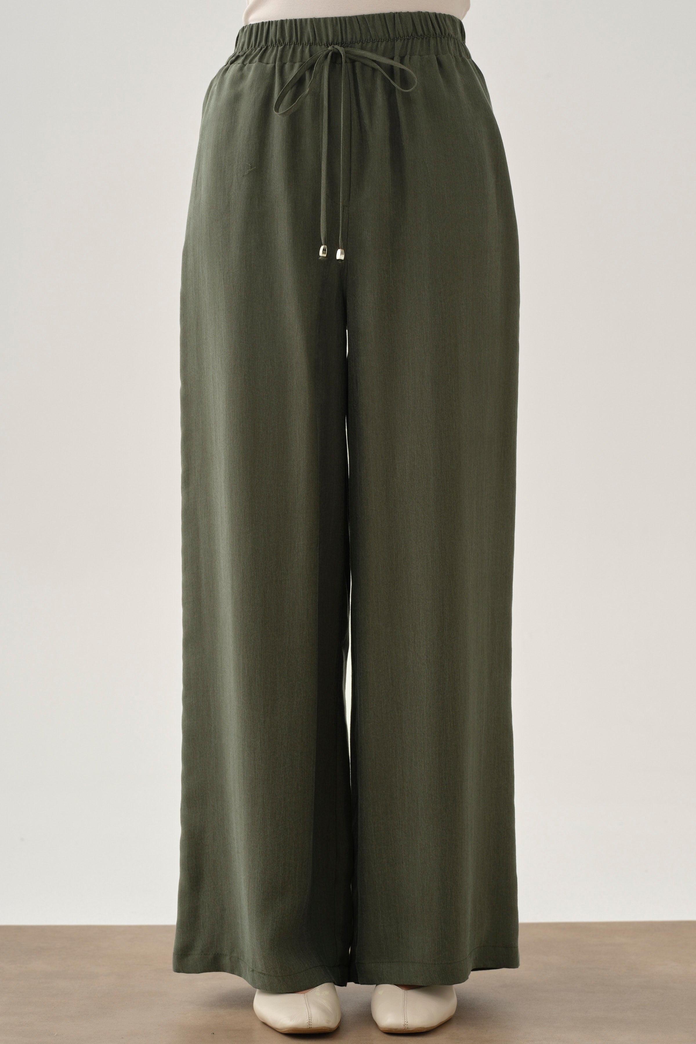 Beli Bağcık Detaylı Lastikli Pantolon - Haki TUGBA