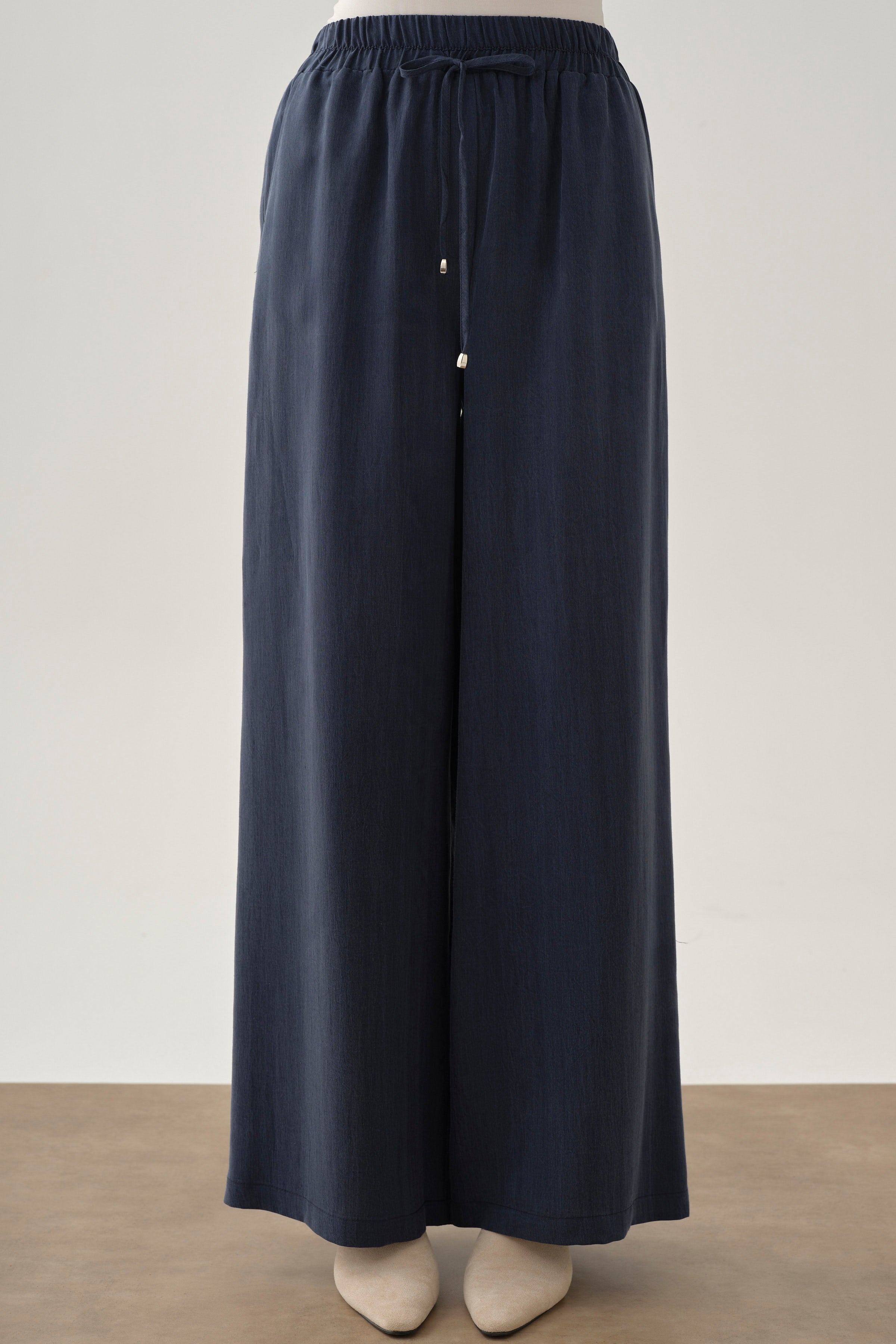 Beli Bağcık Detaylı Lastikli Pantolon - Lacivert TUGBA