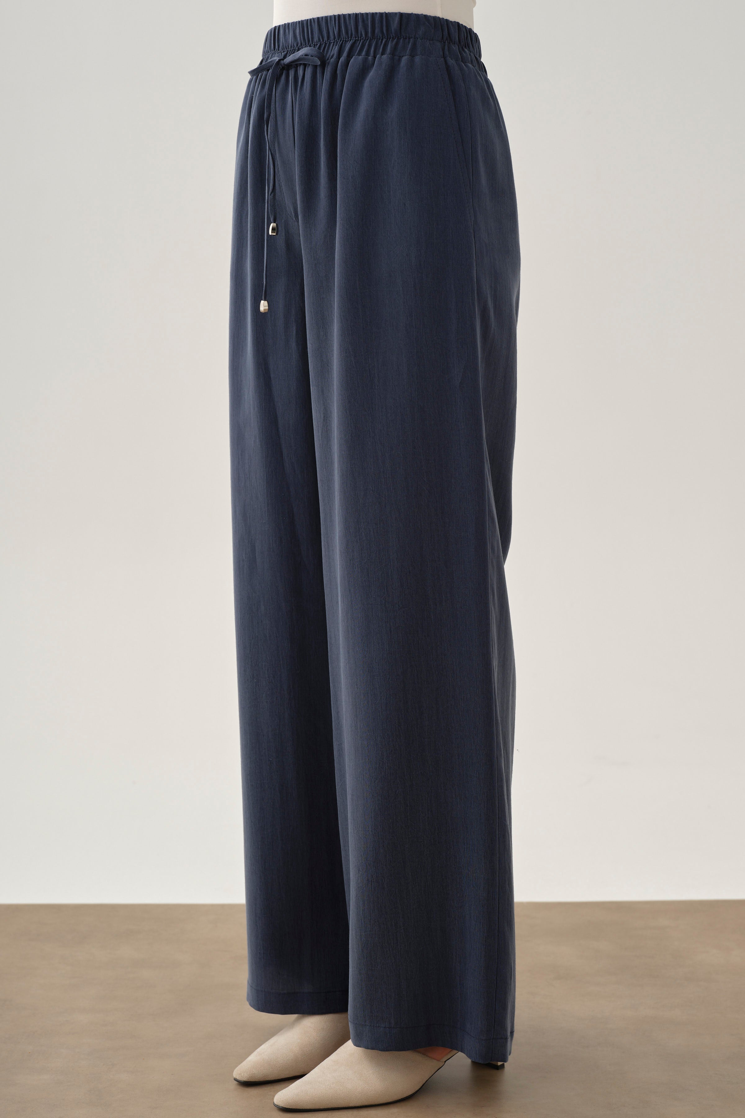 Beli Bağcık Detaylı Lastikli Pantolon - Lacivert TUGBA