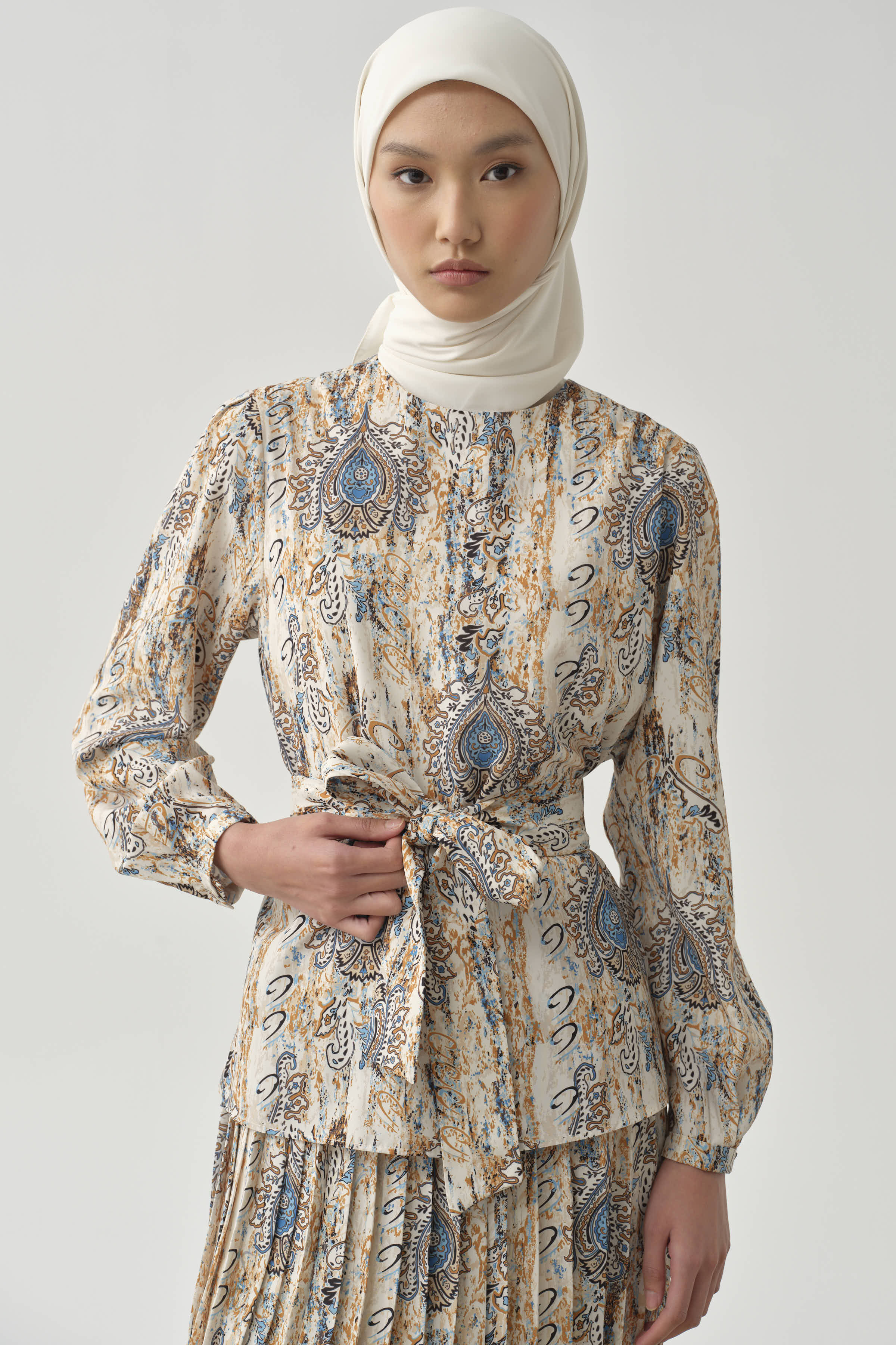 Beli Kuşaklı Desenli Bluz - Camel TUGBA