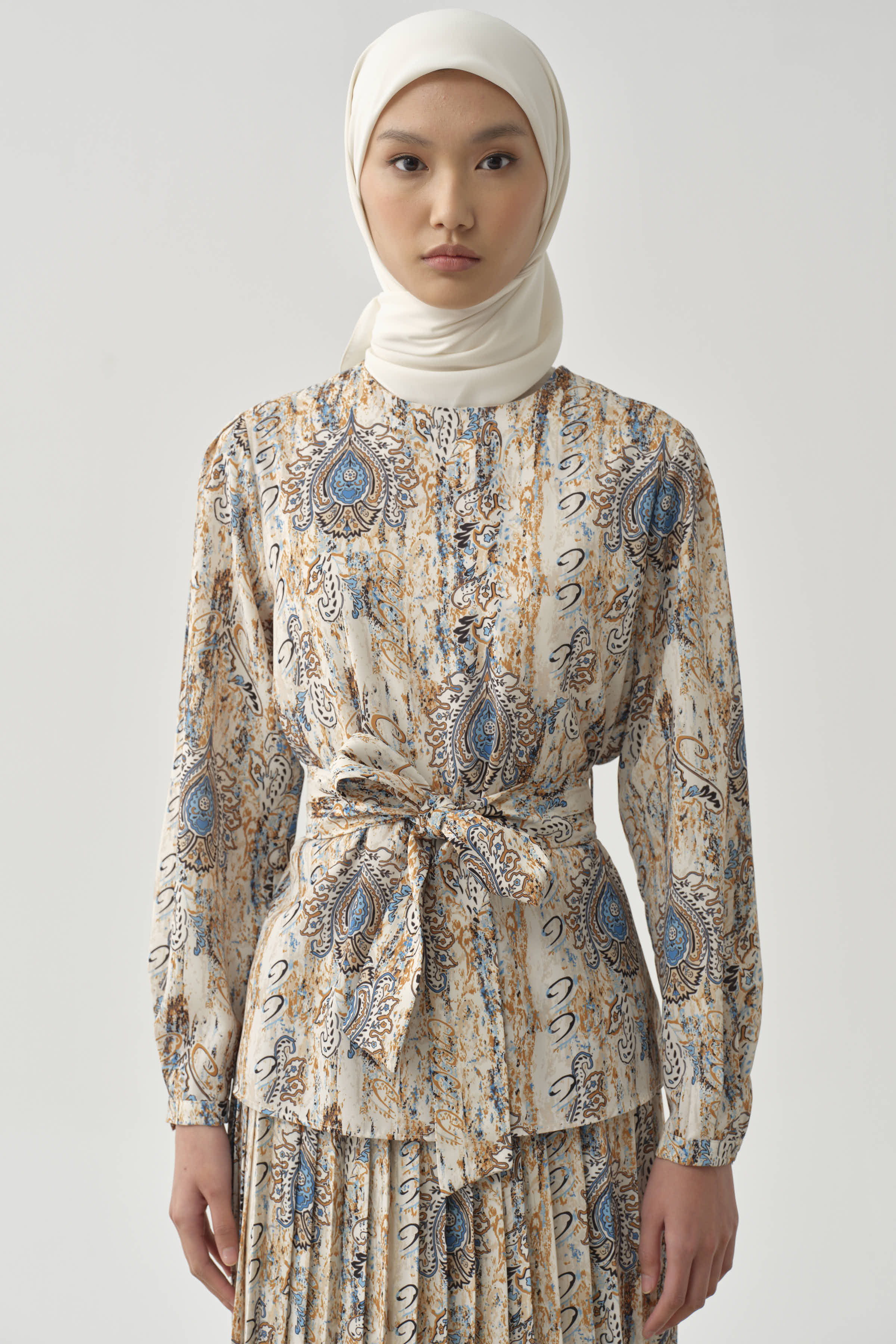 Beli Kuşaklı Desenli Bluz - Camel TUGBA