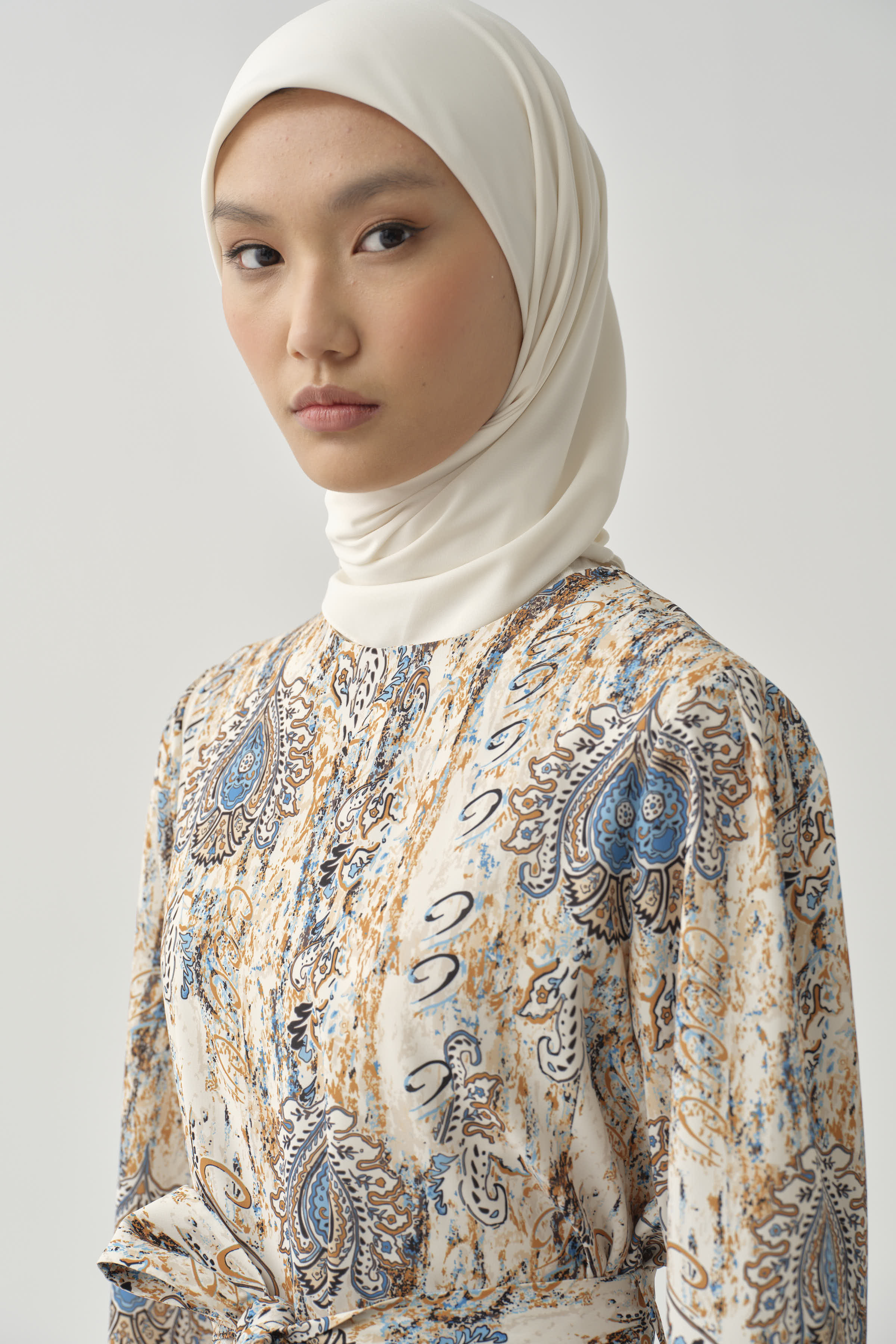 Beli Kuşaklı Desenli Bluz - Camel TUGBA