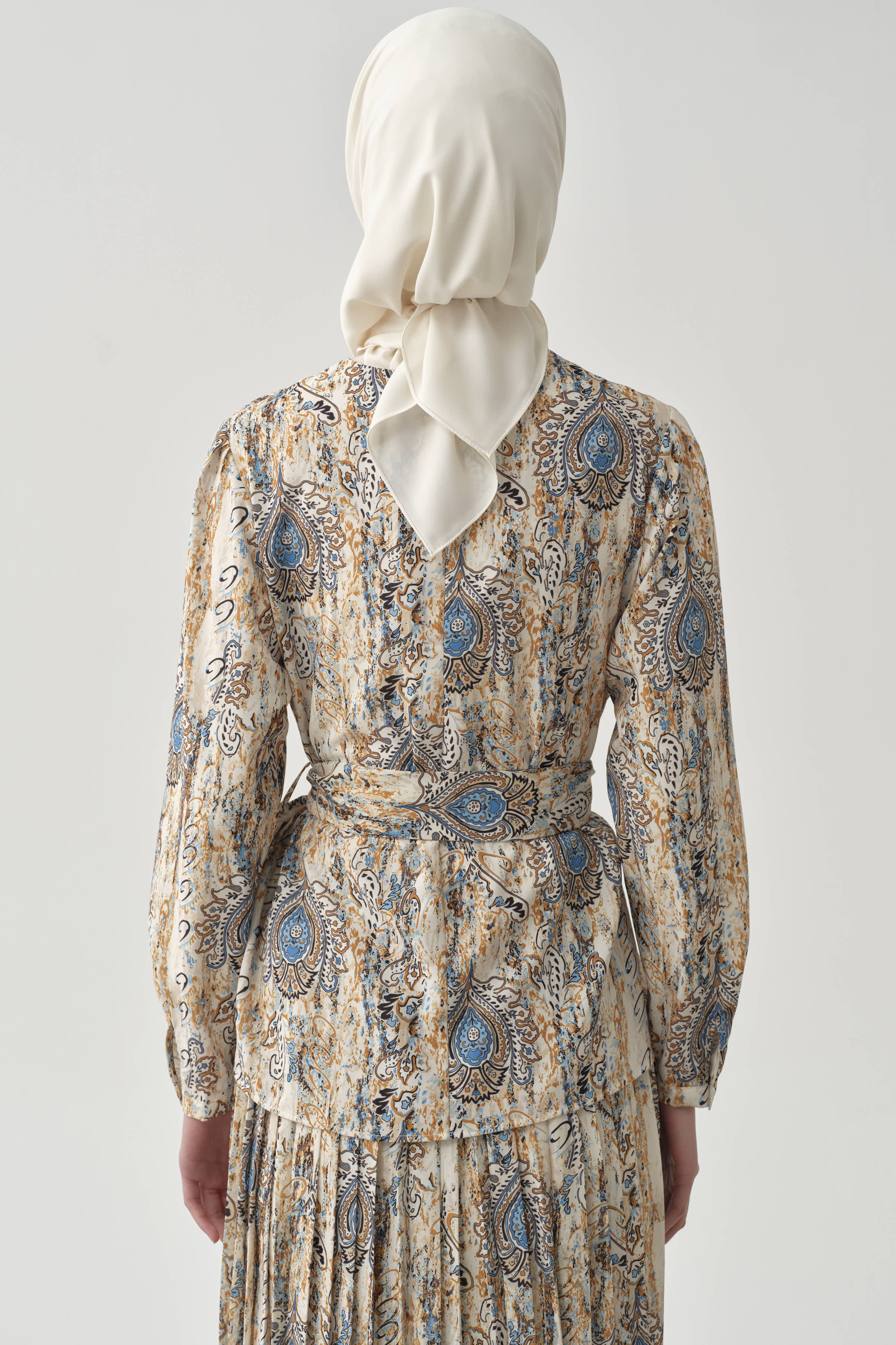 Beli Kuşaklı Desenli Bluz - Camel TUGBA