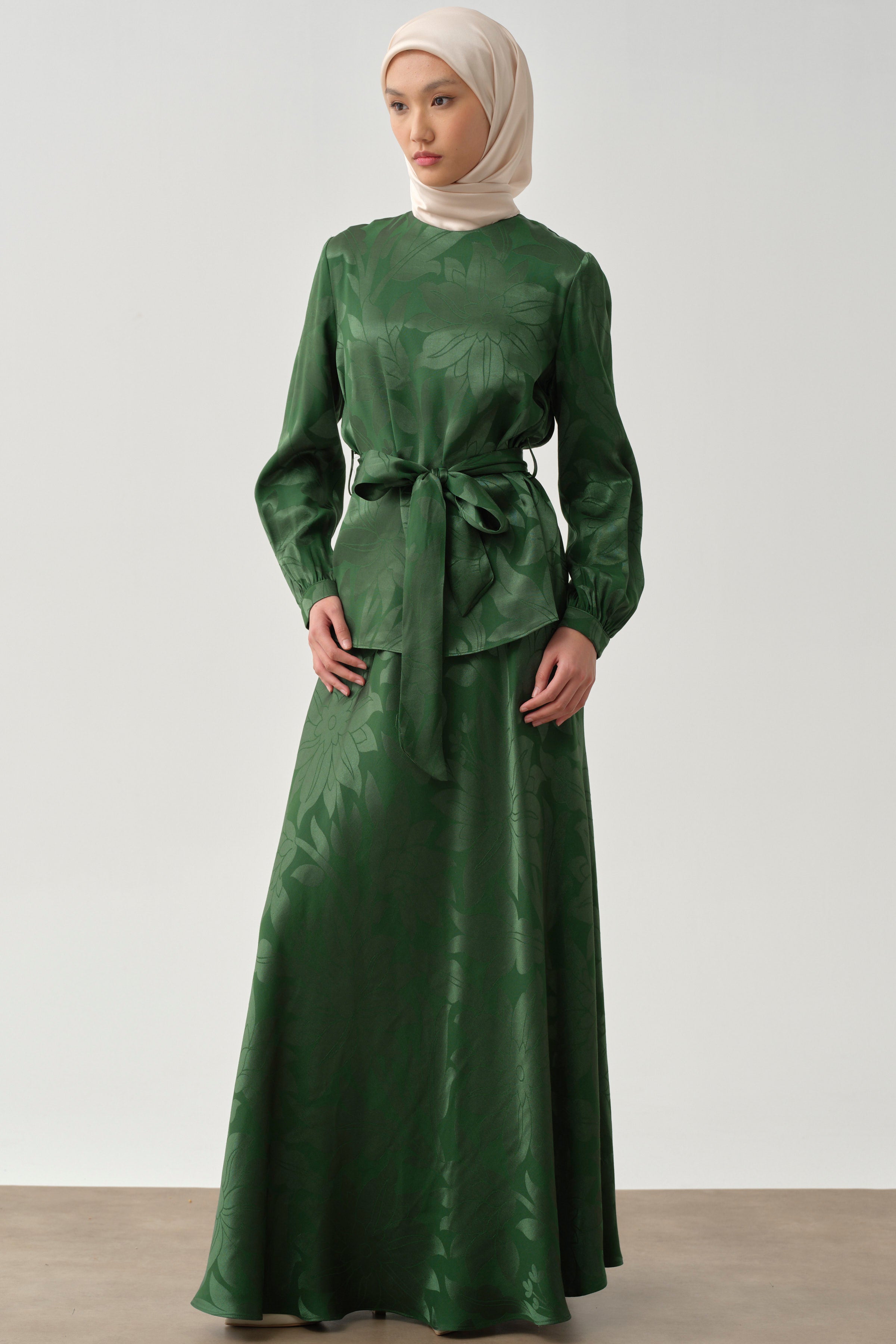 Beli Kuşaklı Desenli Bluz Etek Takım - Zümrüt TUGBA