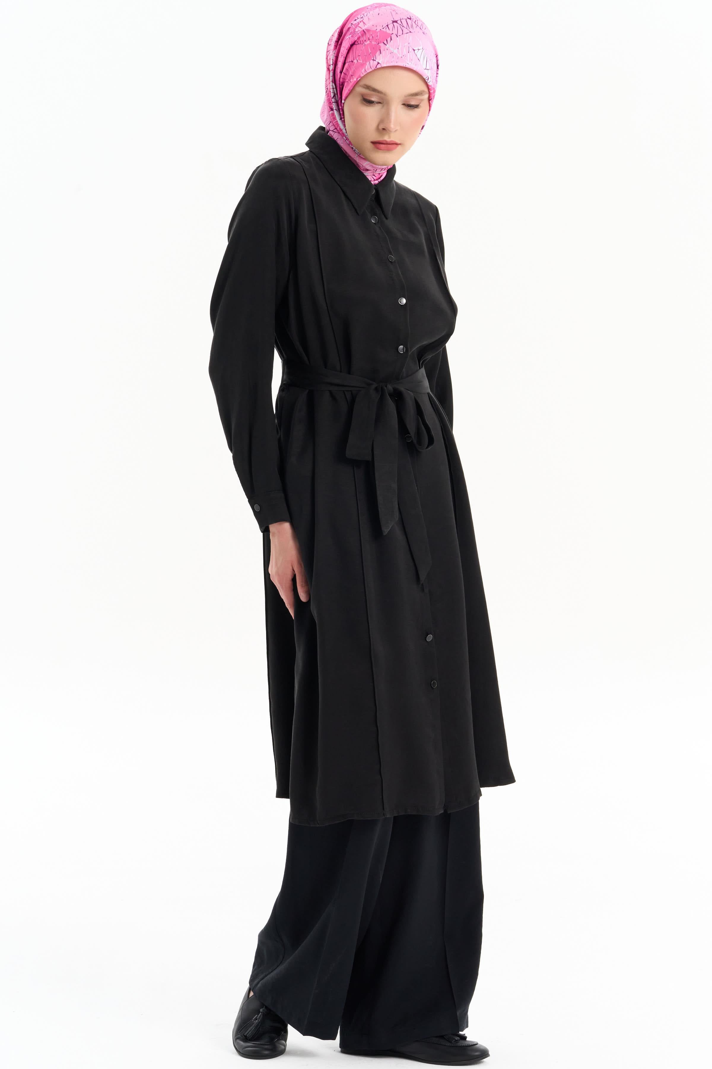 Beli Kuşaklı Nervür Detaylı Tunik - Siyah TUGBA