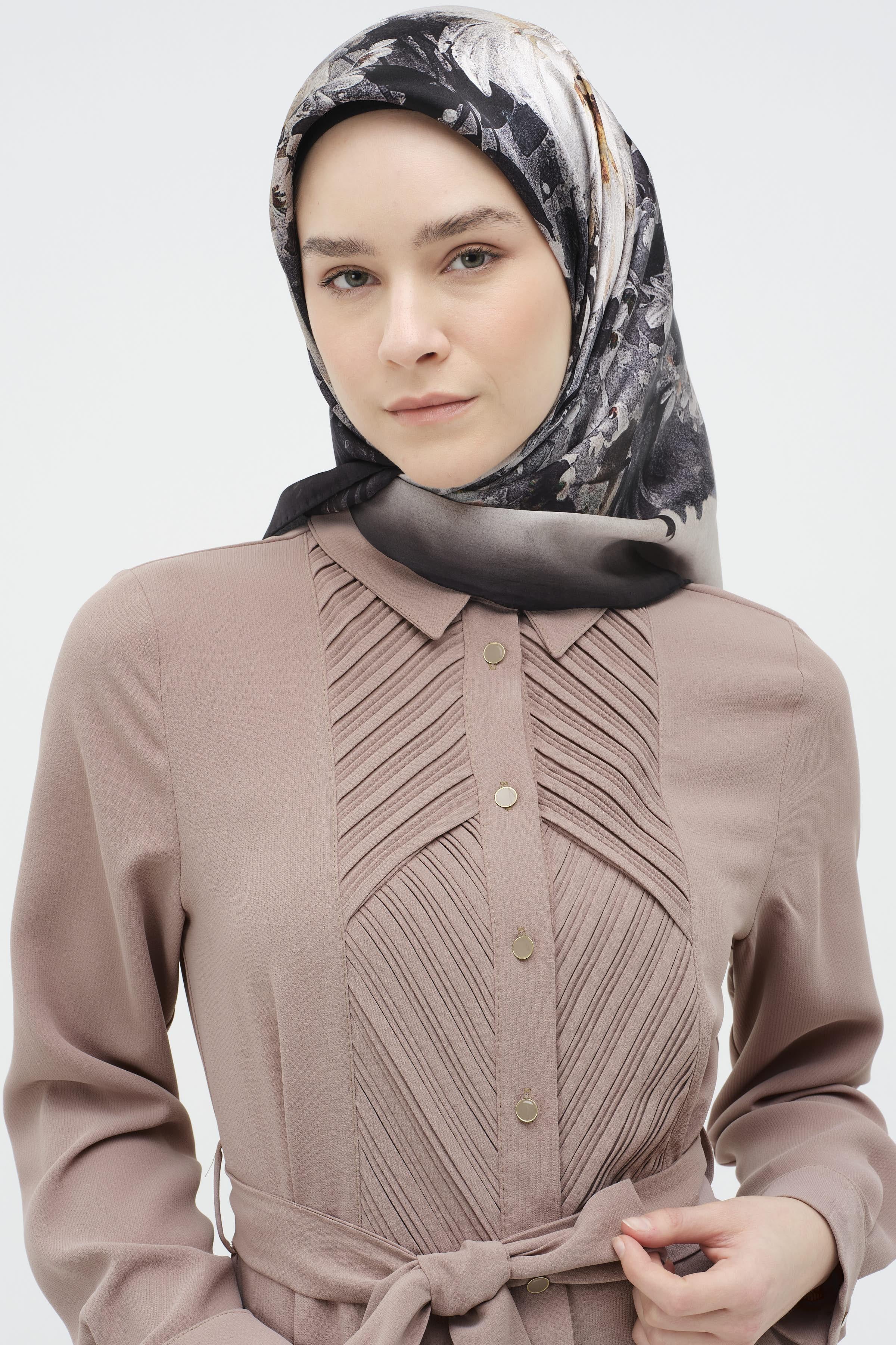 Beli Kuşaklı Plise Detaylı Tunik - Bej TUGBA