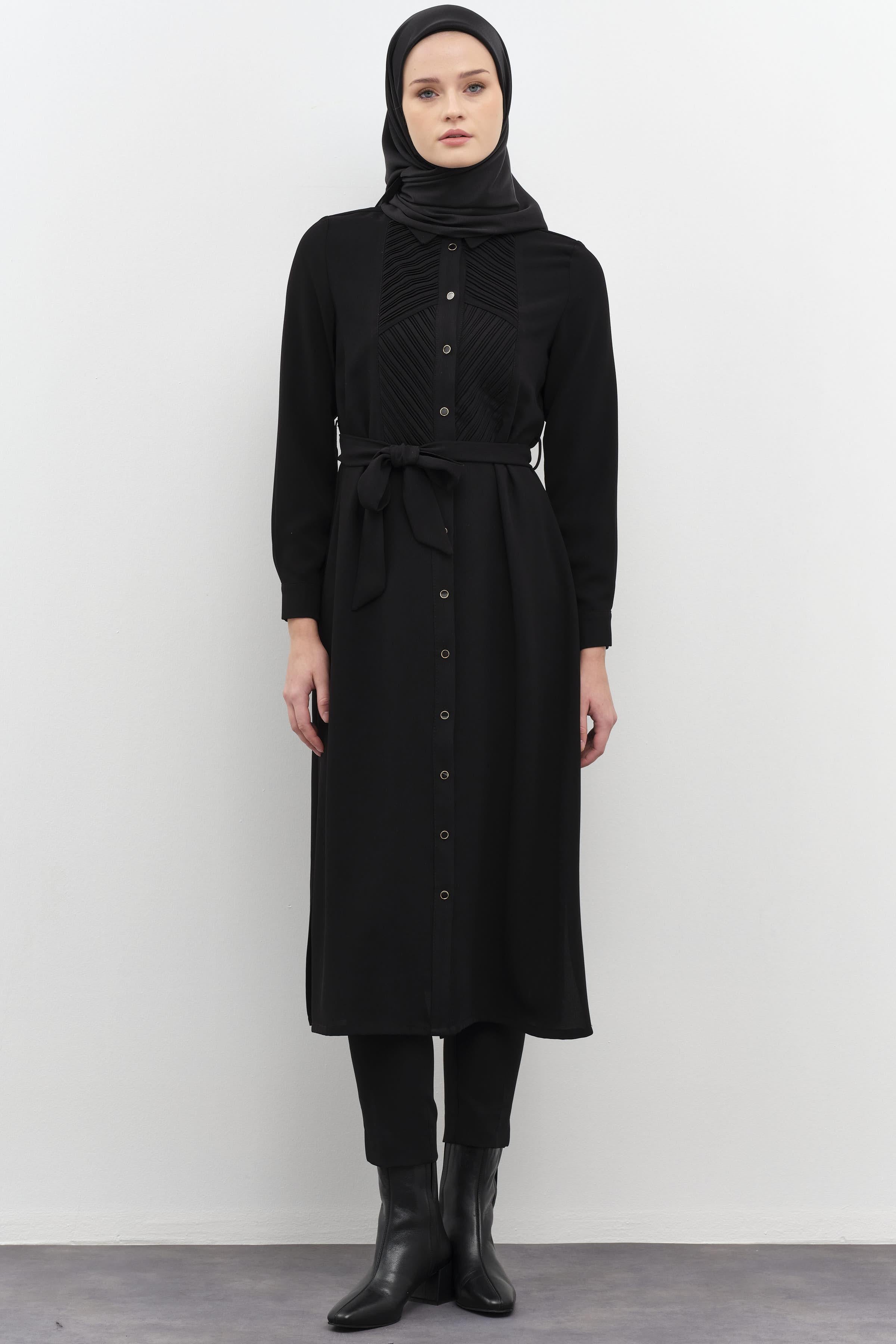 Beli Kuşaklı Plise Detaylı Tunik - Siyah TUGBA