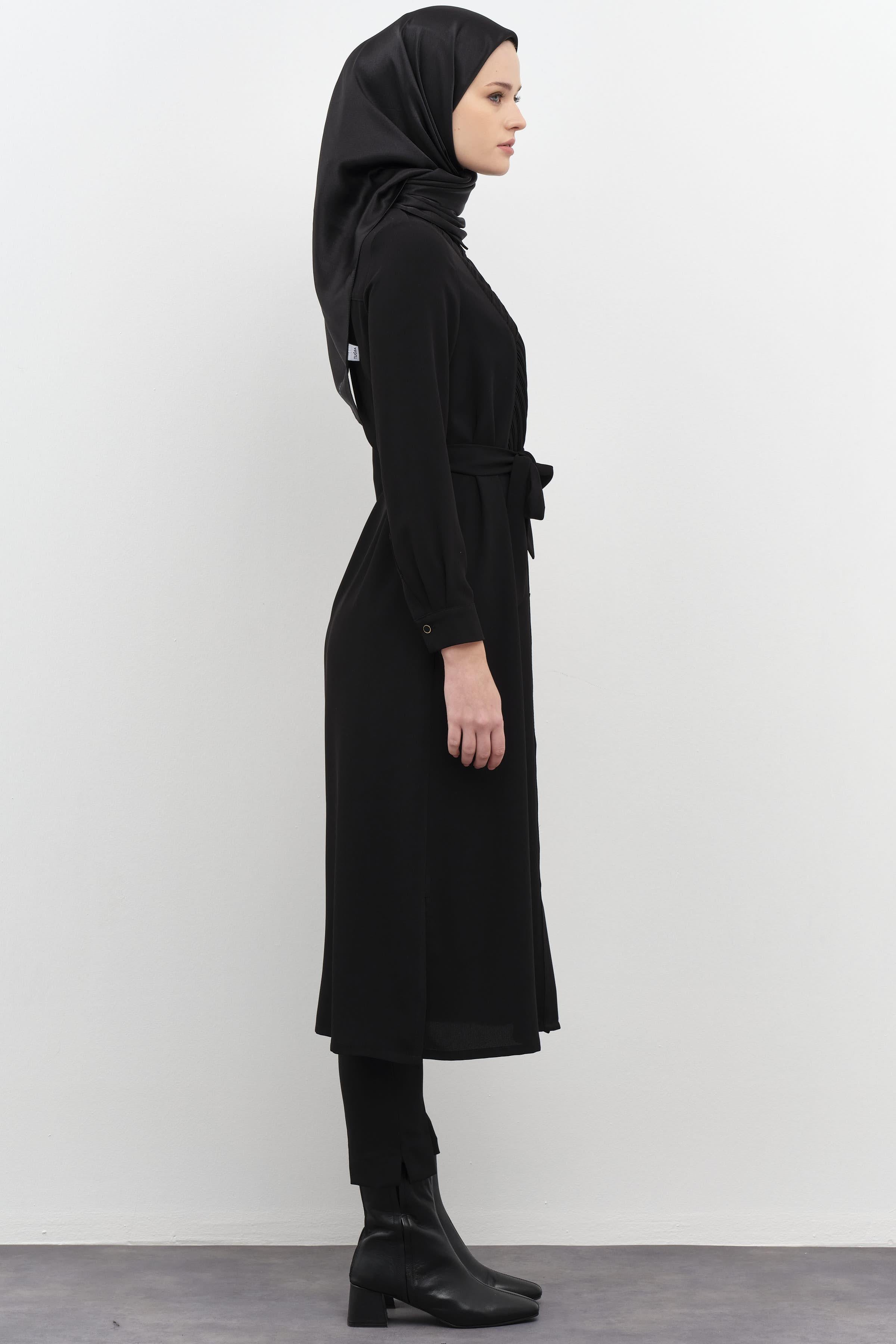 Beli Kuşaklı Plise Detaylı Tunik - Siyah TUGBA