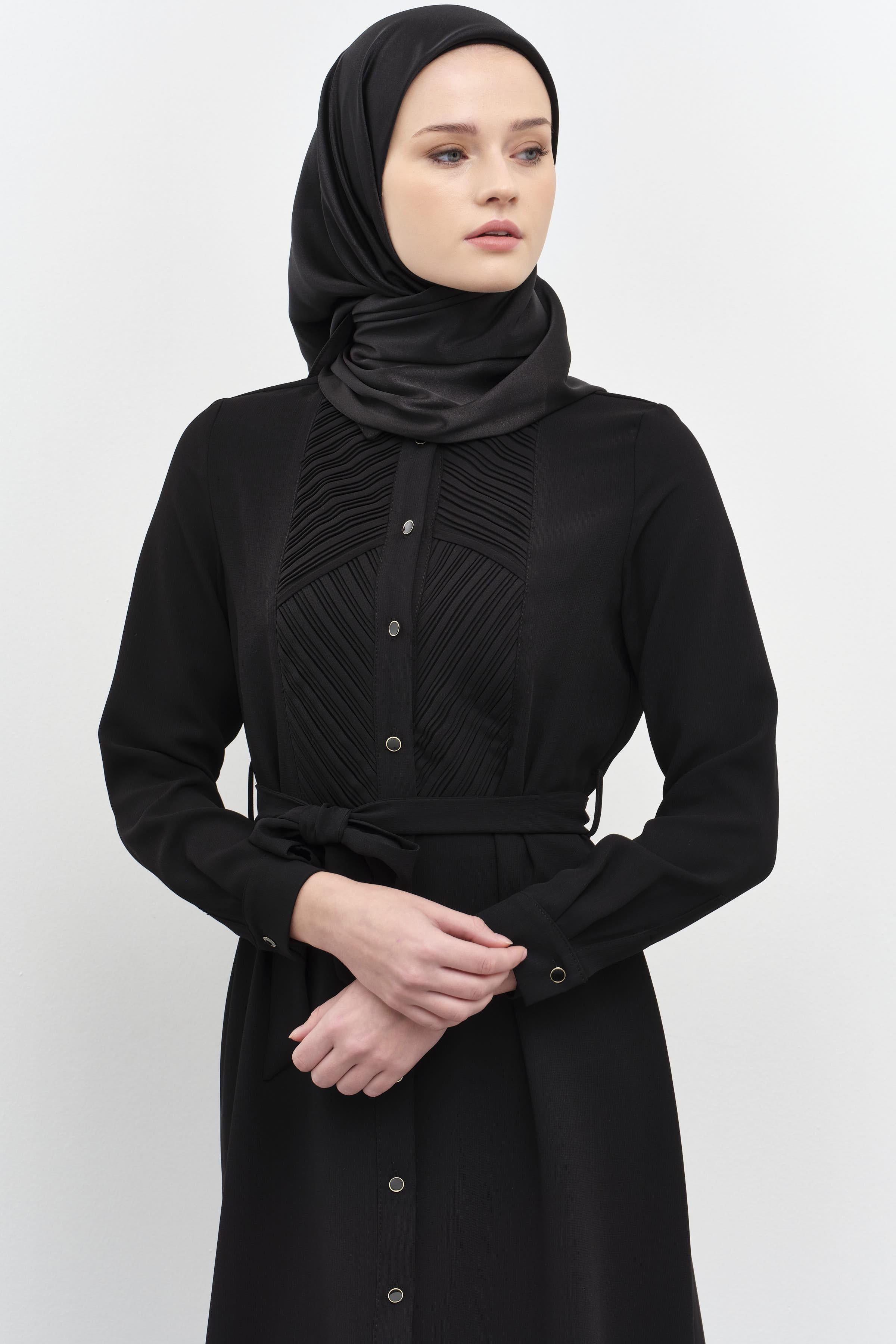 Beli Kuşaklı Plise Detaylı Tunik - Siyah TUGBA