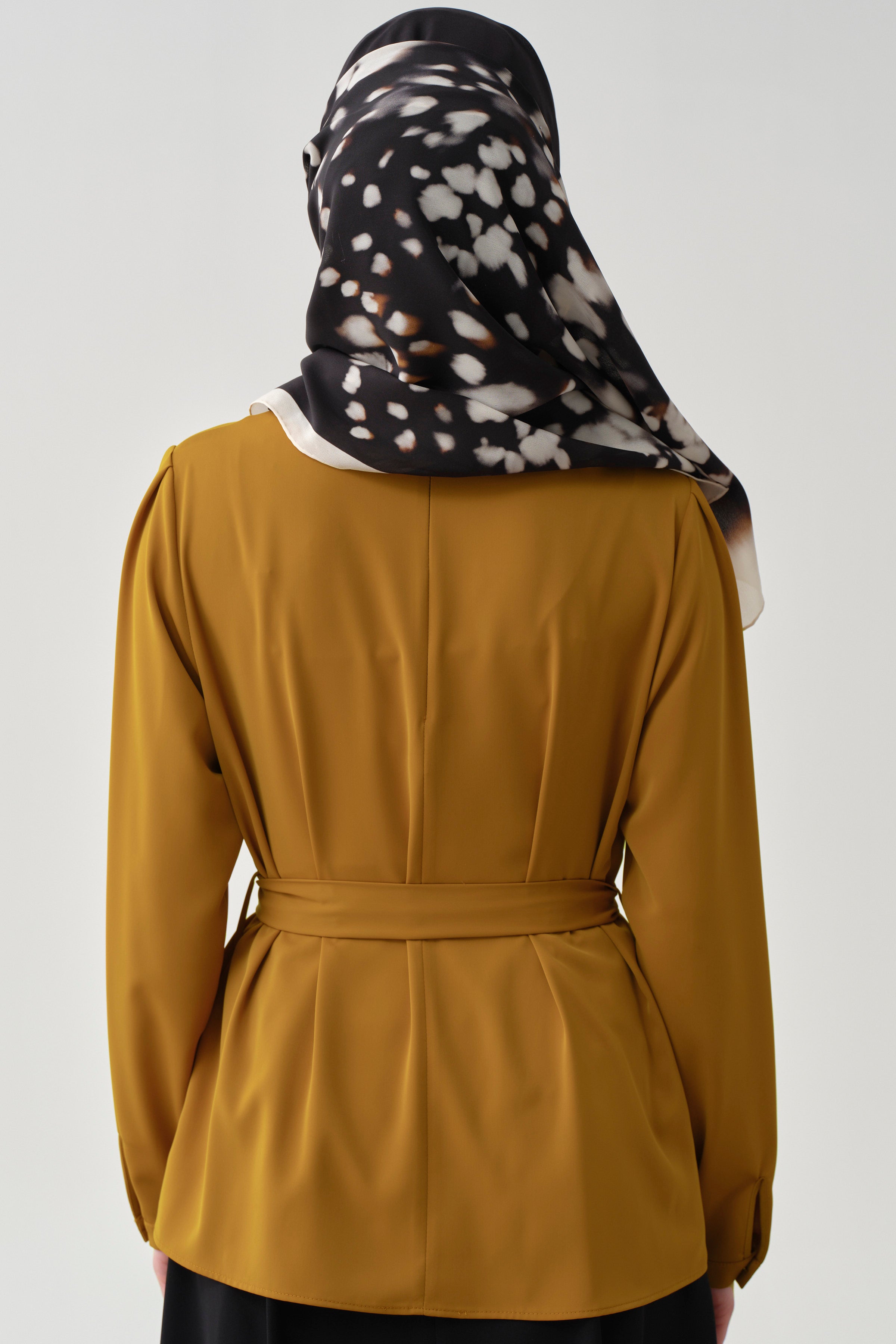 Beli Kuşaklı Sıfır Yakalı Bluz - Hardal TUGBA