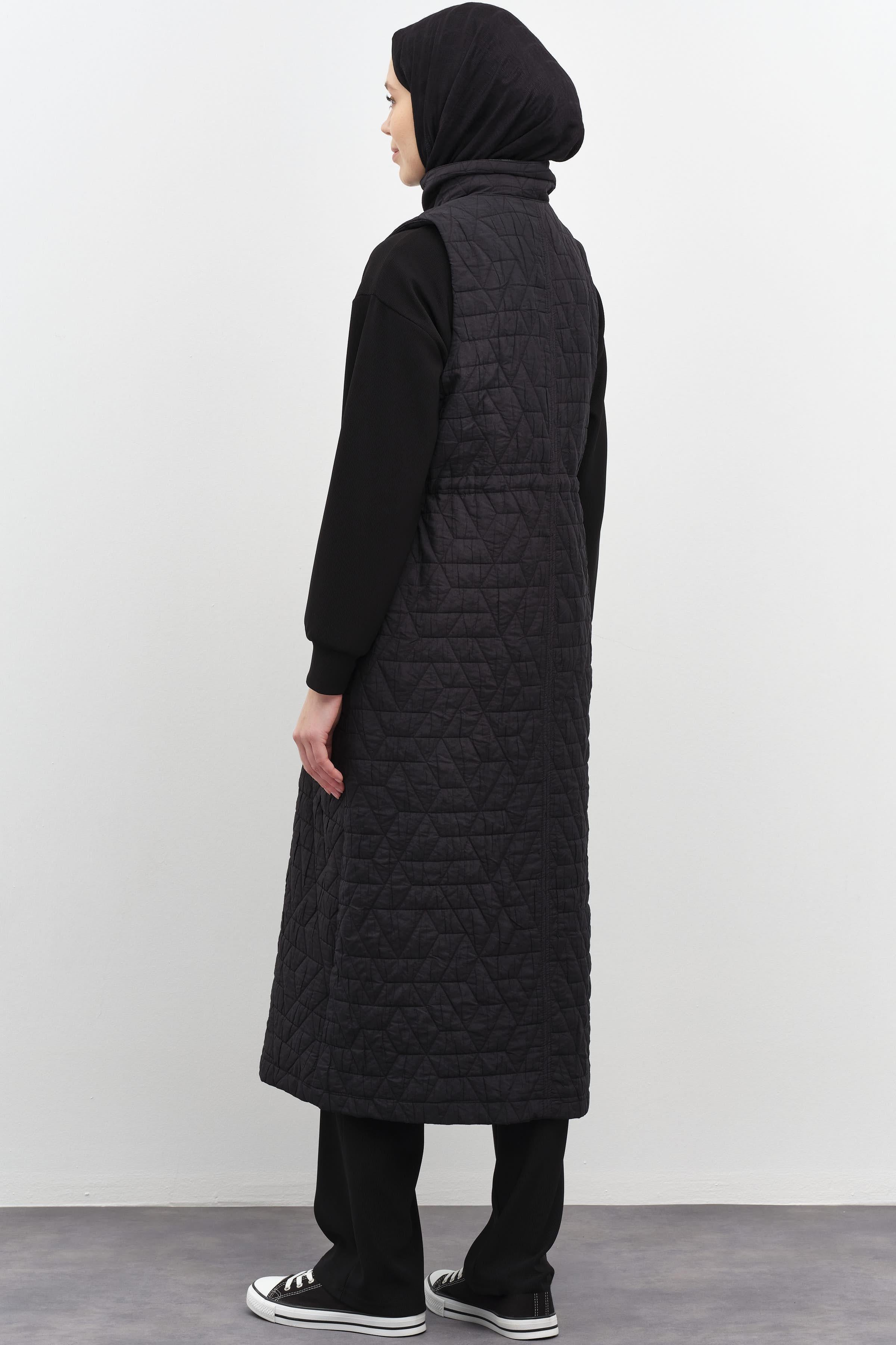 Beli Lastikli Garnili İnce Kapitone Yelek - Siyah TUGBA