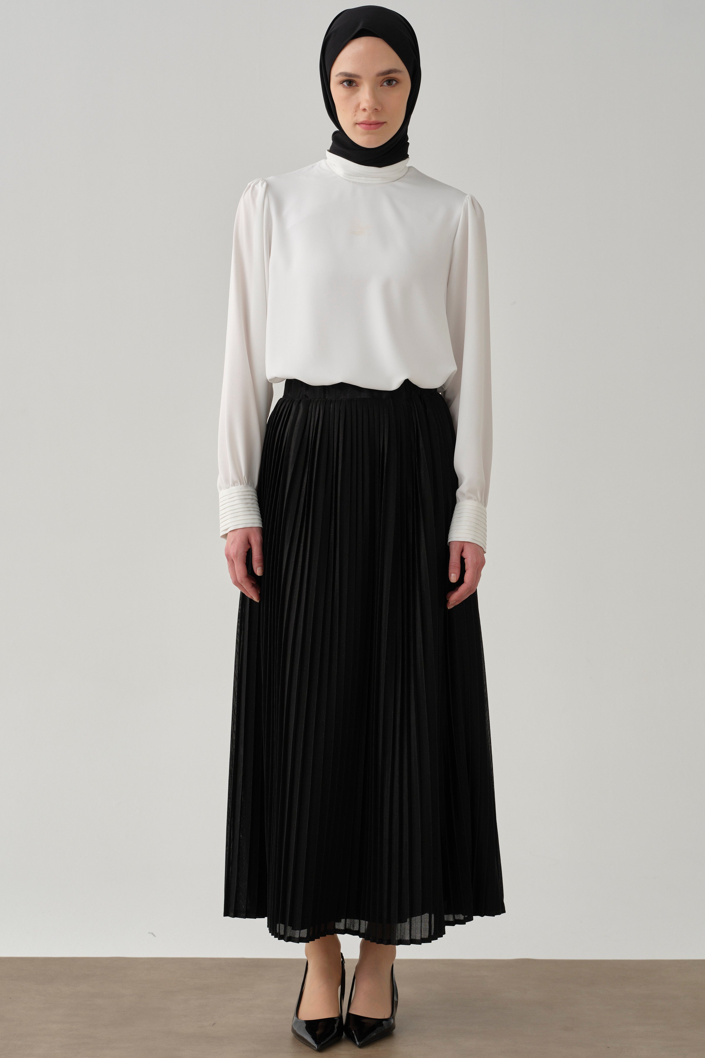 Beli Lastikli Plise Etek - Siyah TUGBA