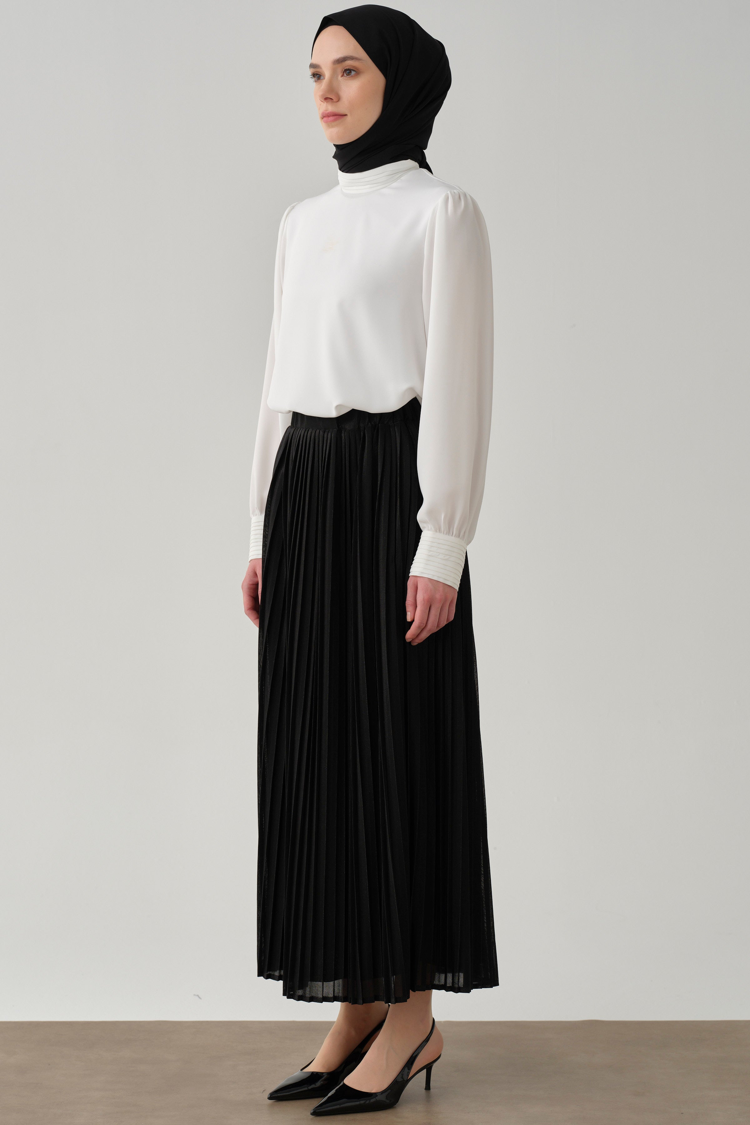 Beli Lastikli Plise Etek - Siyah TUGBA