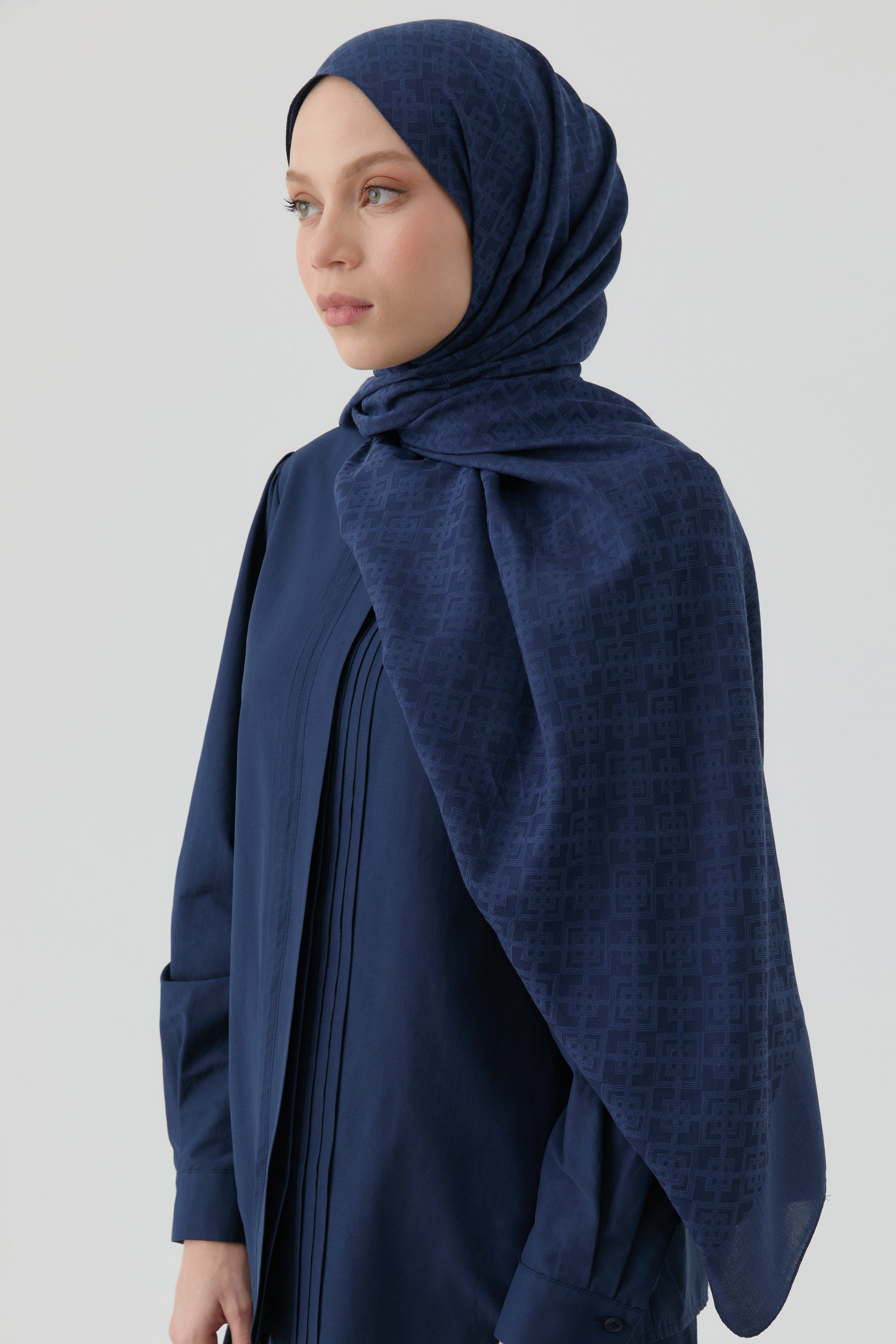 Geometrik Desen Pamuk Şal - Lacivert TUGBA