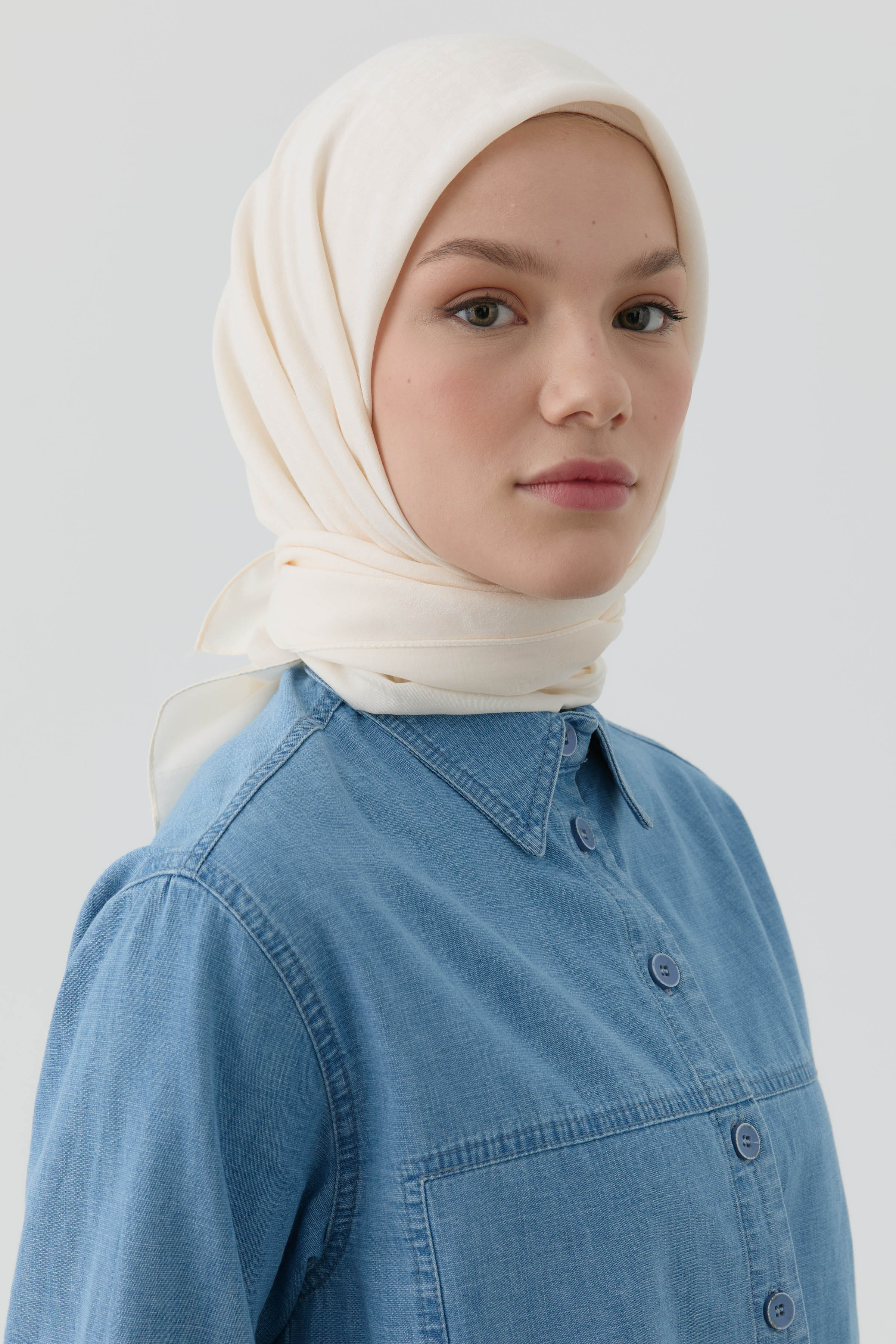 Geometrik Desen Stil Eşarp - Ekru TUGBA