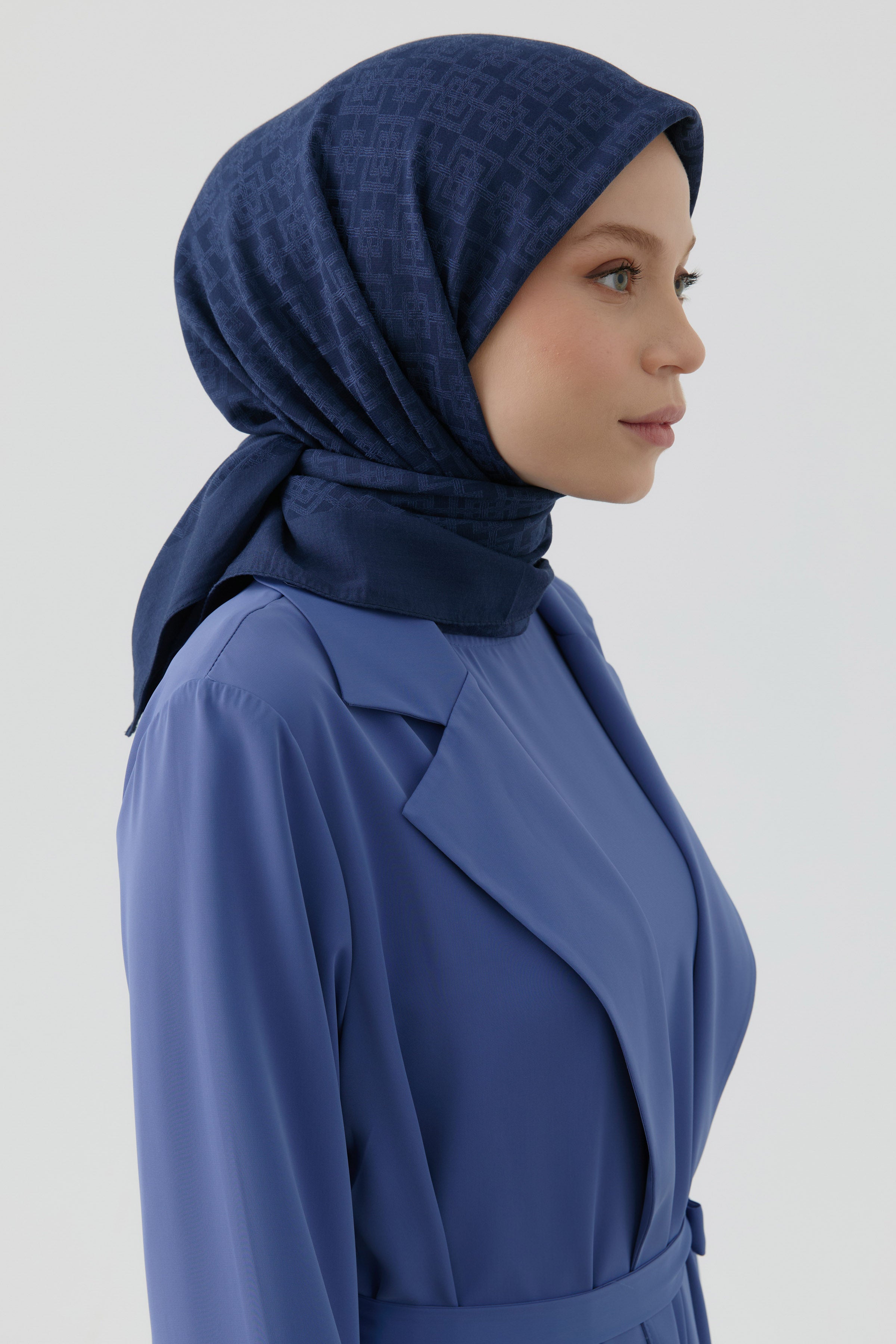 Geometrik Desen Stil Eşarp - Lacivert TUGBA