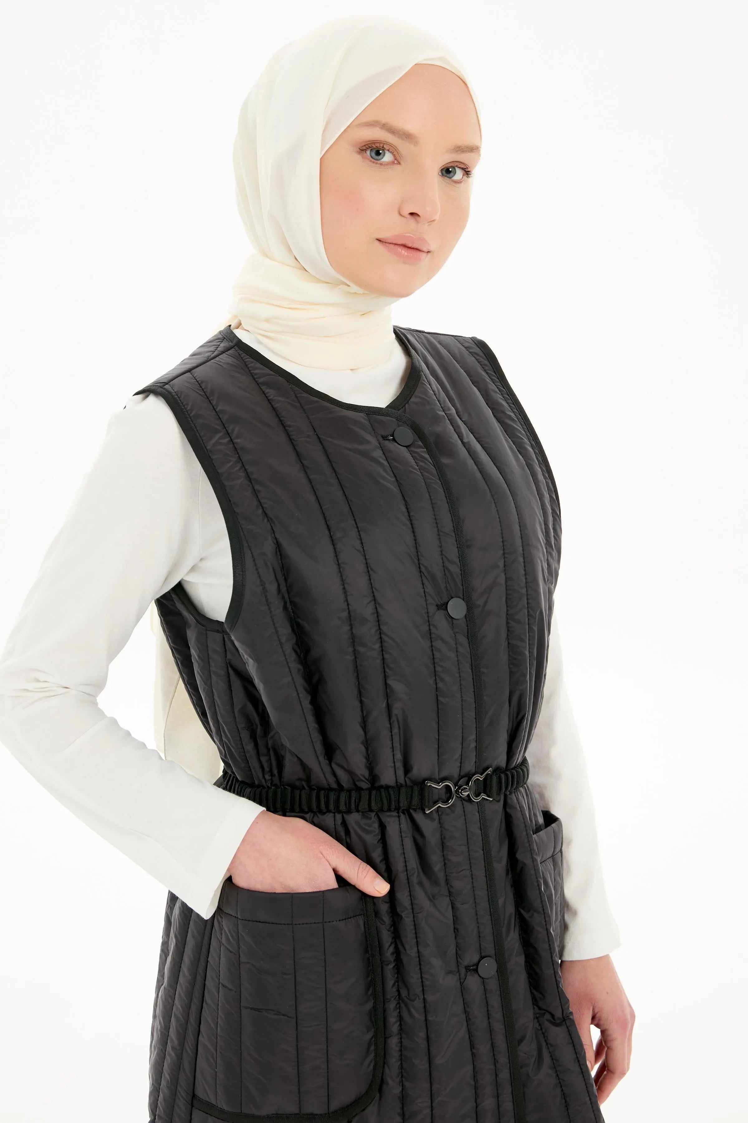 Biye Detaylı Kapitone Yelek - Siyah TUGBA