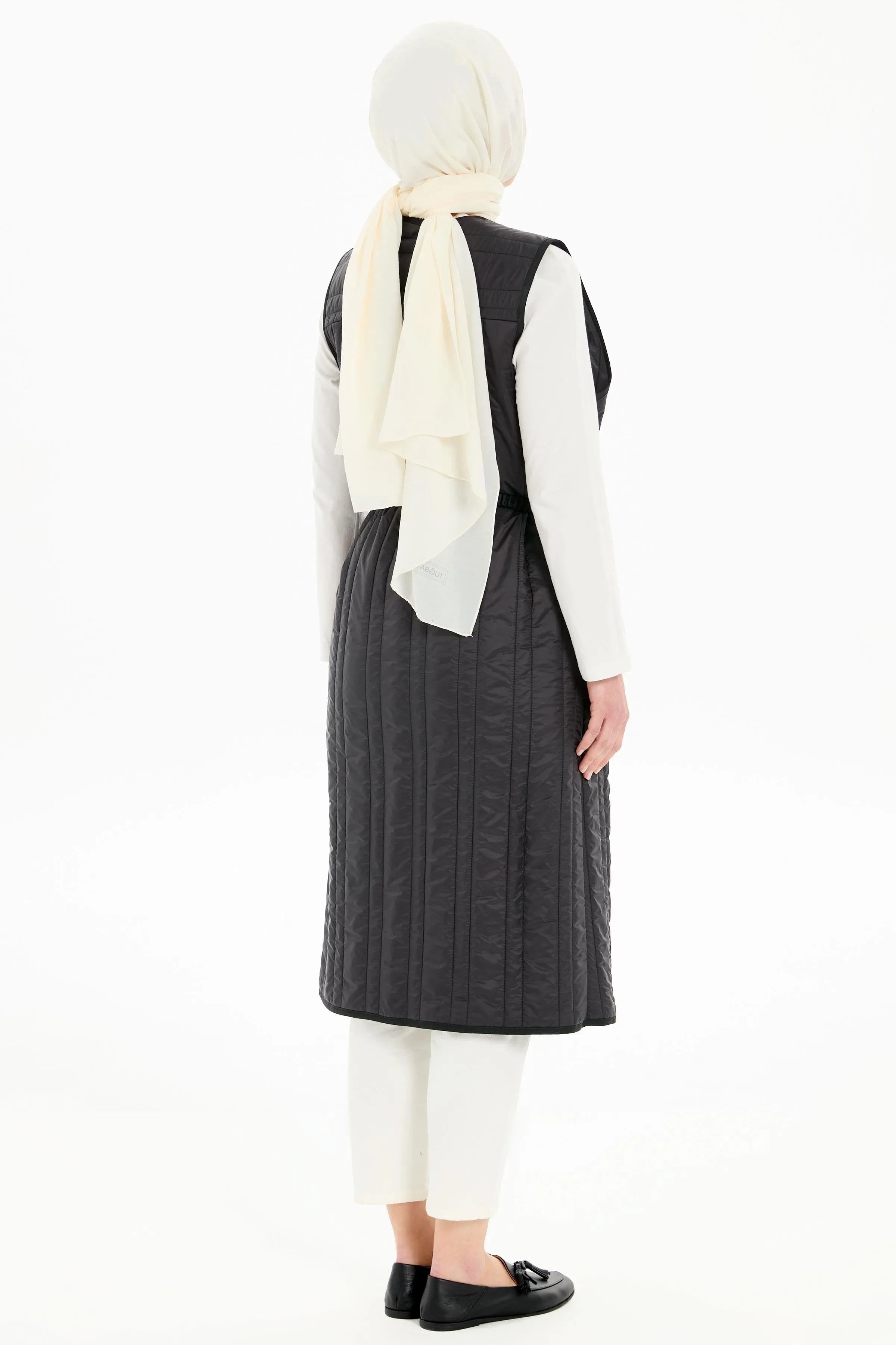 Biye Detaylı Kapitone Yelek - Siyah TUGBA