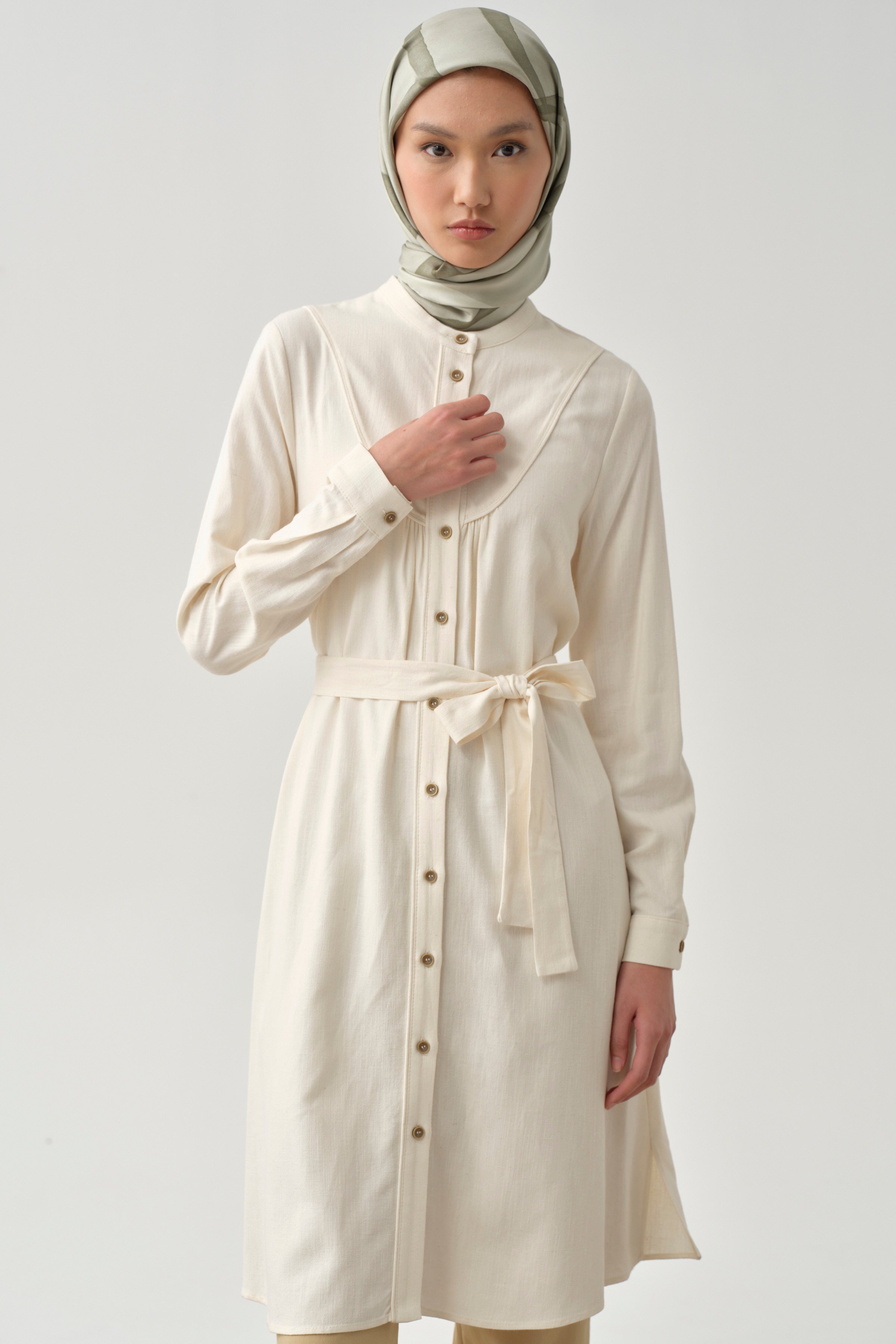 Biye Detaylı Robalı Tunik - Ekru TUGBA