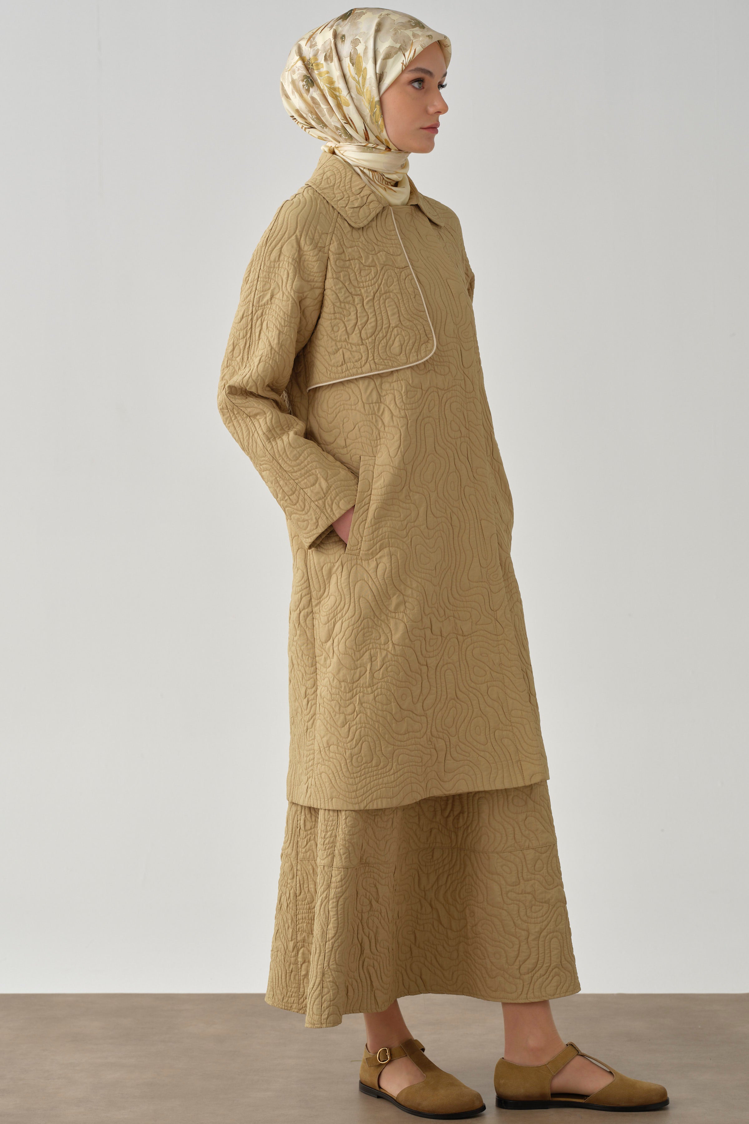 Biyeli Kruvaze Kapitone Kap - Camel TUGBA