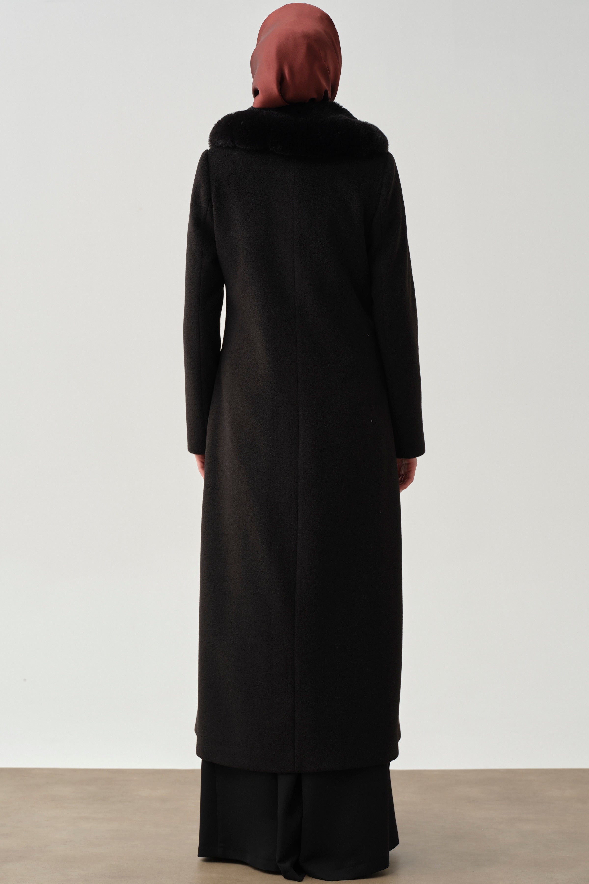 Blazer Kürk Yakalı Manto - Siyah TUGBA