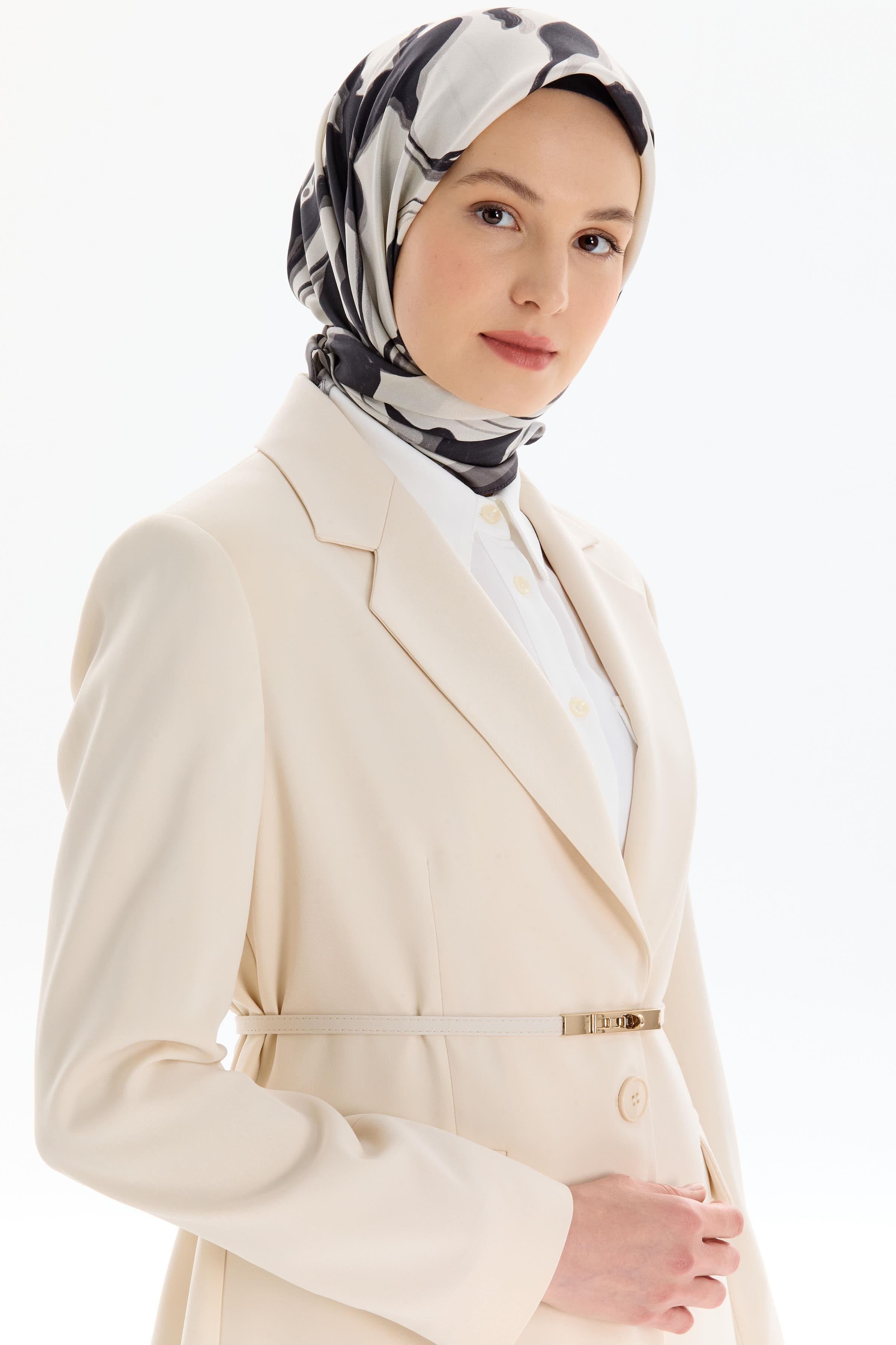 Blazer Yaka Yırtmaçlı Ceket - Bej TUGBA