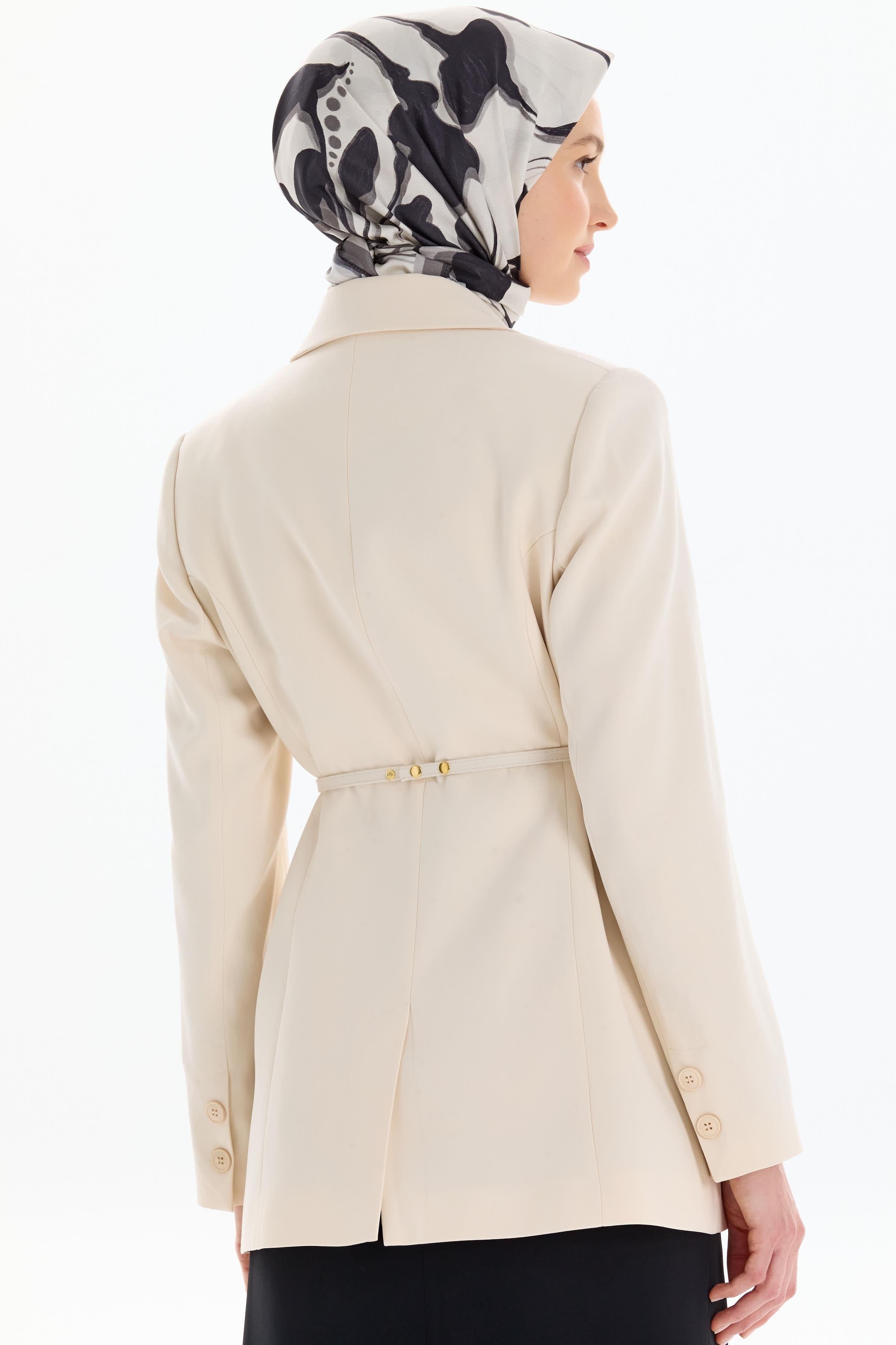 Blazer Yaka Yırtmaçlı Ceket - Bej TUGBA