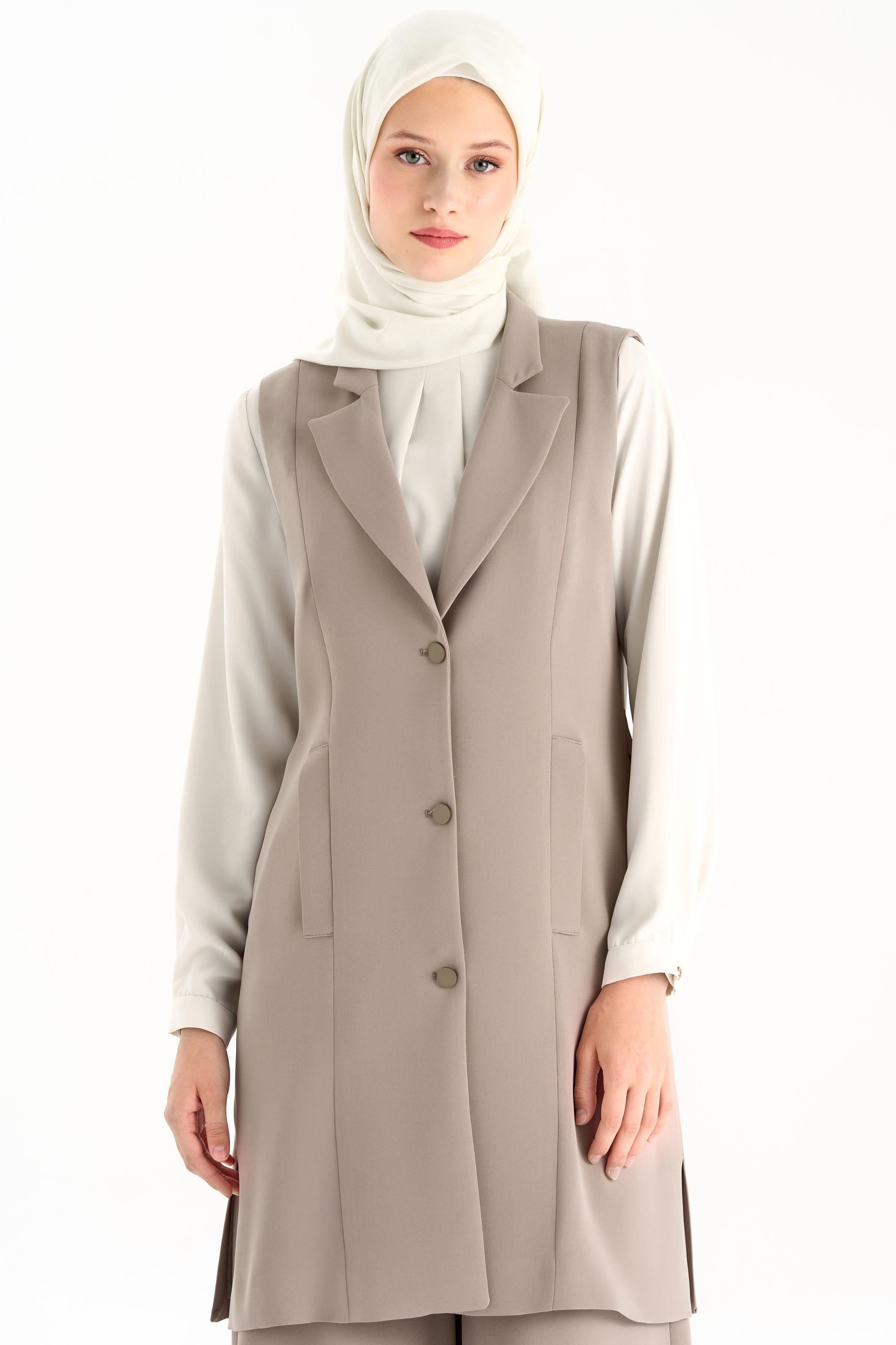 Blazer Yaka Yırtmaçlı Yelek - Bej TUGBA