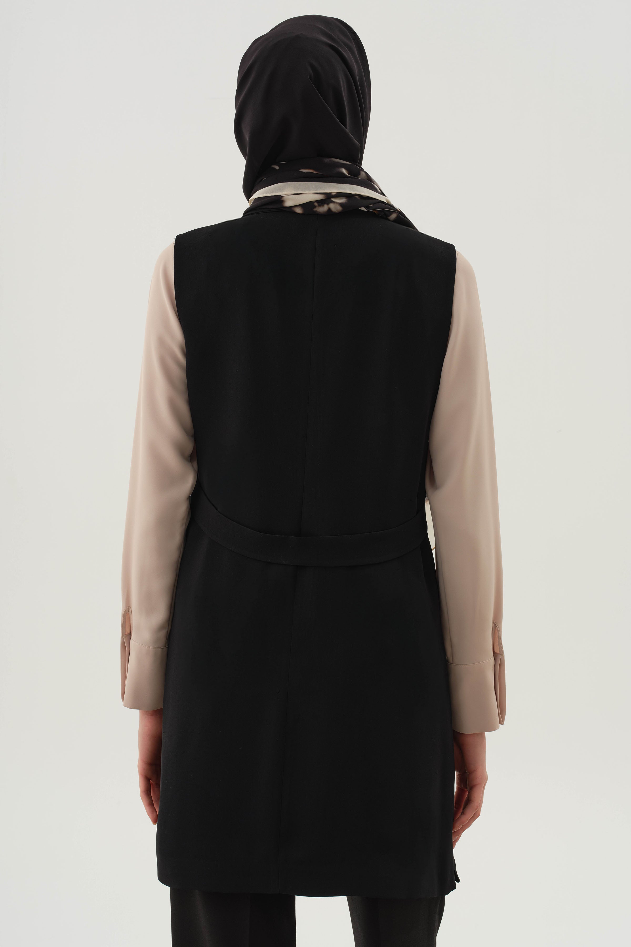 Blazer Yaka Yırtmaçlı Yelek - Siyah TUGBA