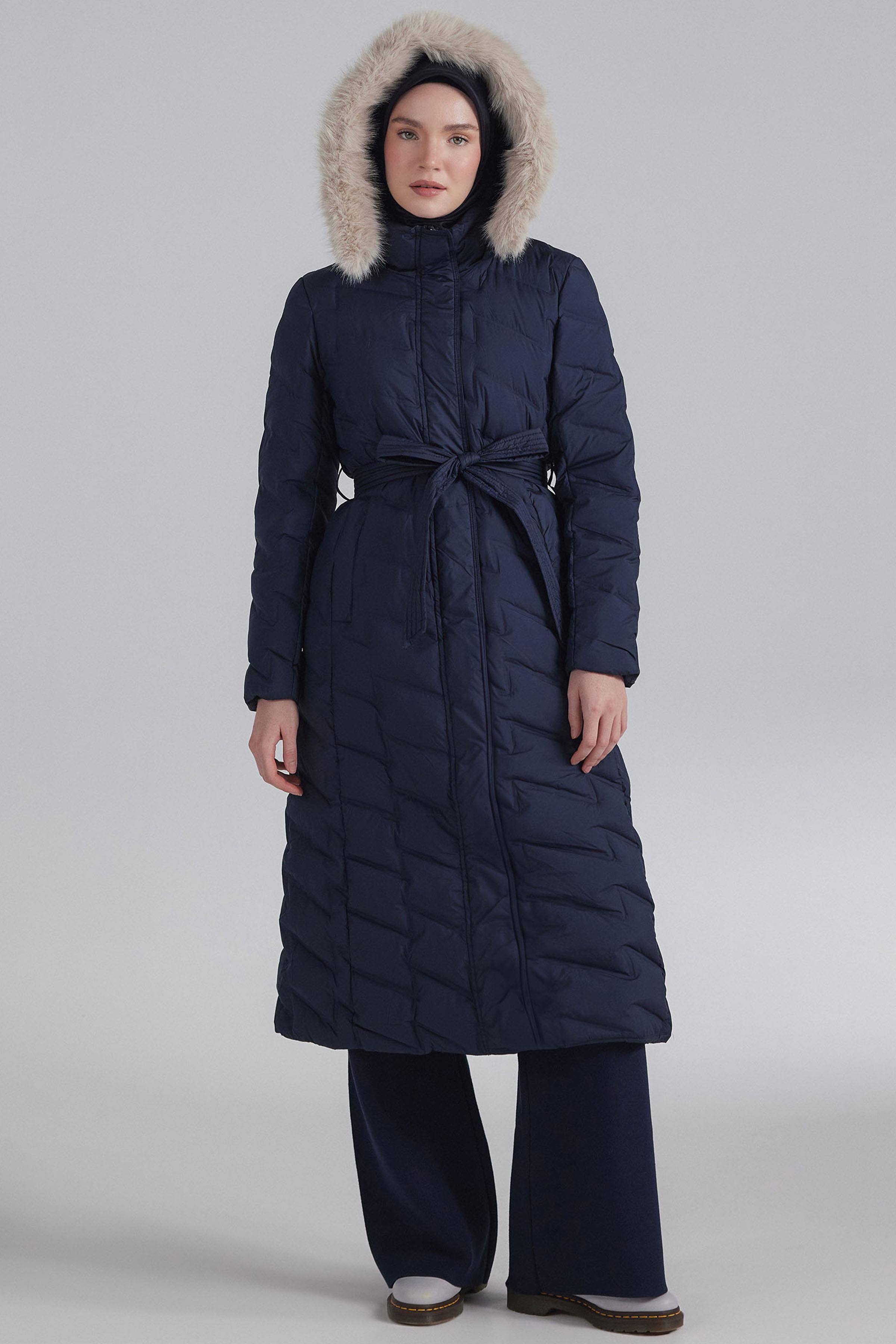 Blok Desenli Kaz Tüyü Kaban - Lacivert TUGBA