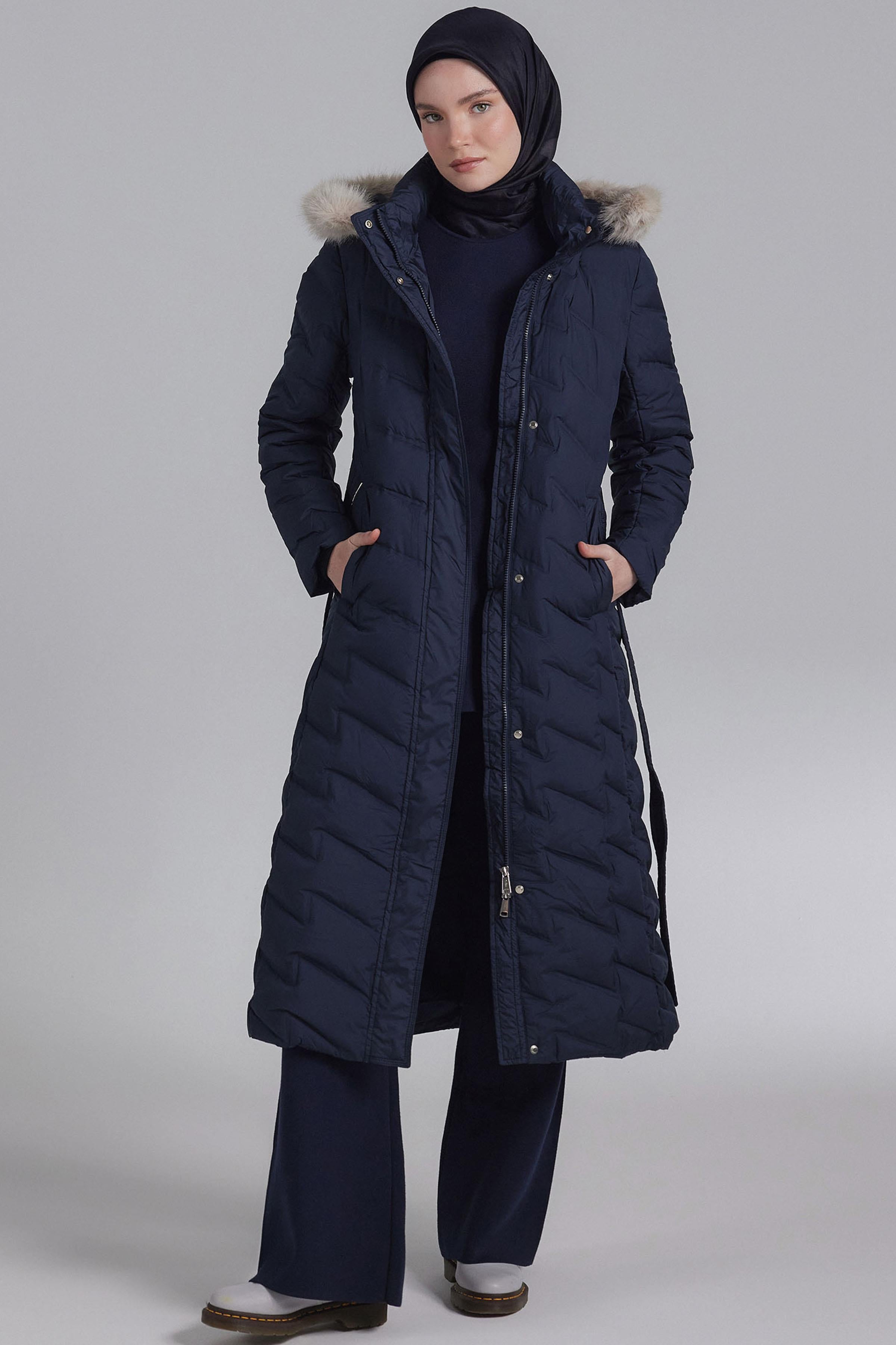 Blok Desenli Kaz Tüyü Kaban - Lacivert TUGBA