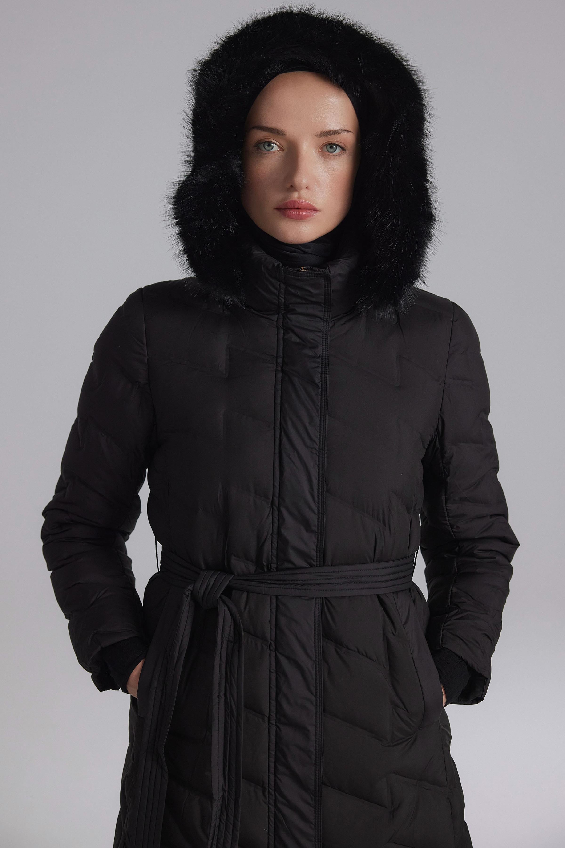 Blok Desenli Kaz Tüyü Kaban - Siyah TUGBA