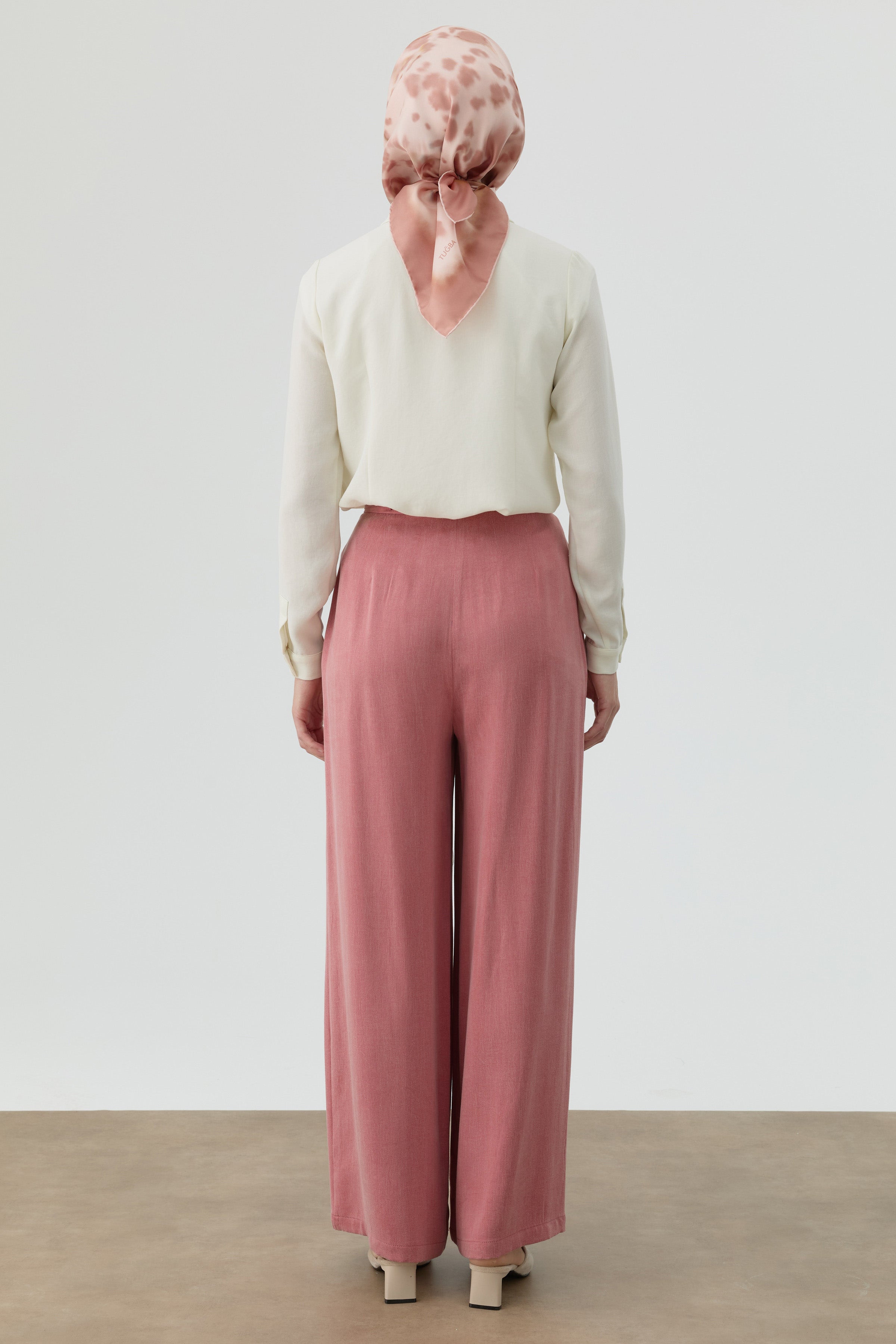 Bol Paça Beli Kemerli Pantolon - Gül Kurusu TUGBA