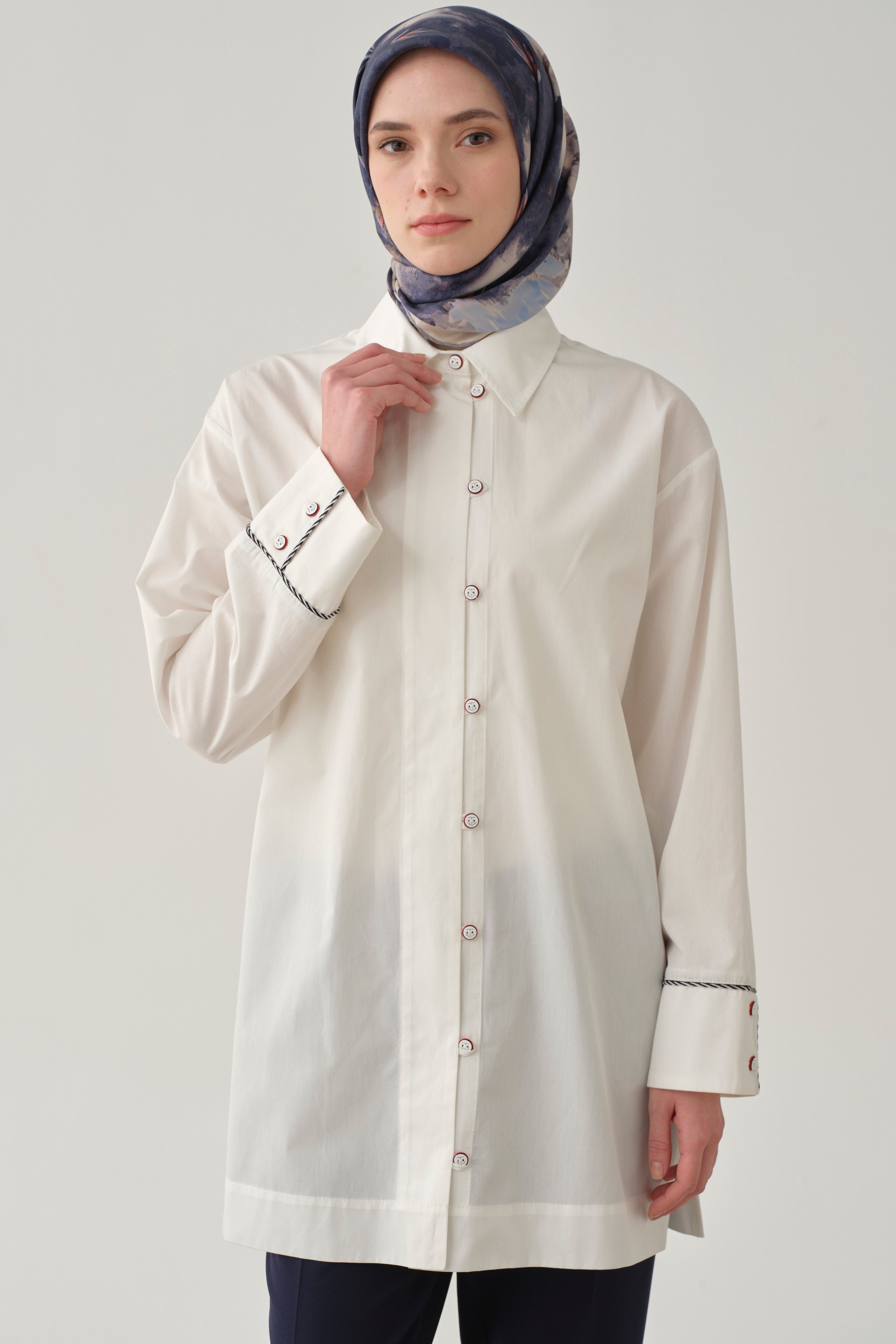 Brit Düğmeli Gömlek - Ekru TUGBA