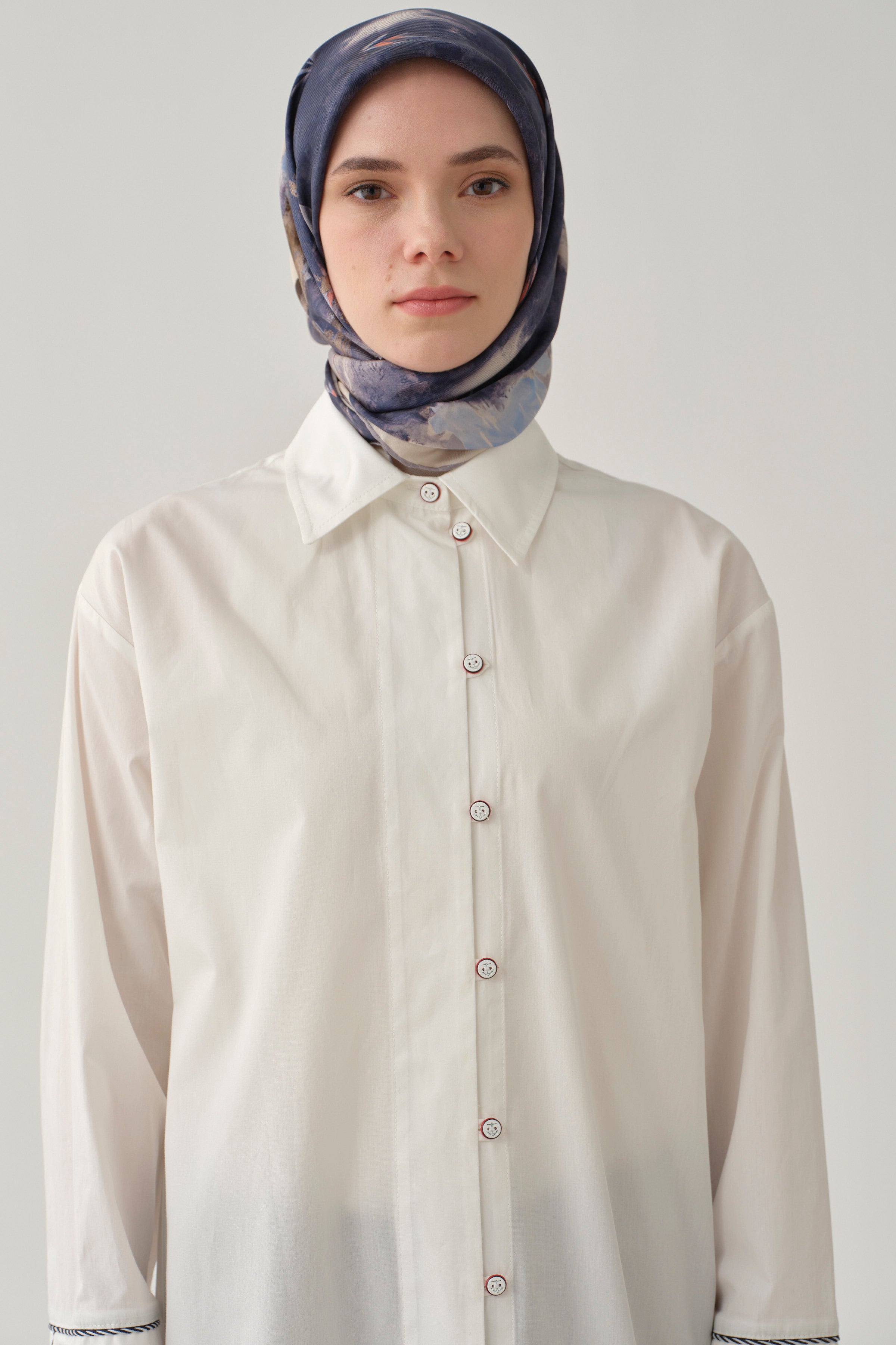 Brit Düğmeli Gömlek - Ekru TUGBA