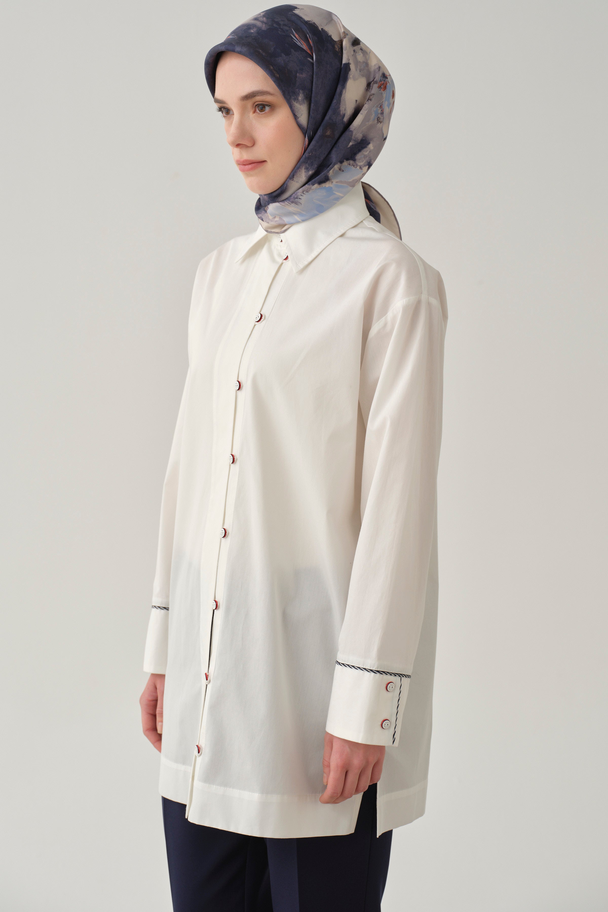 Brit Düğmeli Gömlek - Ekru TUGBA