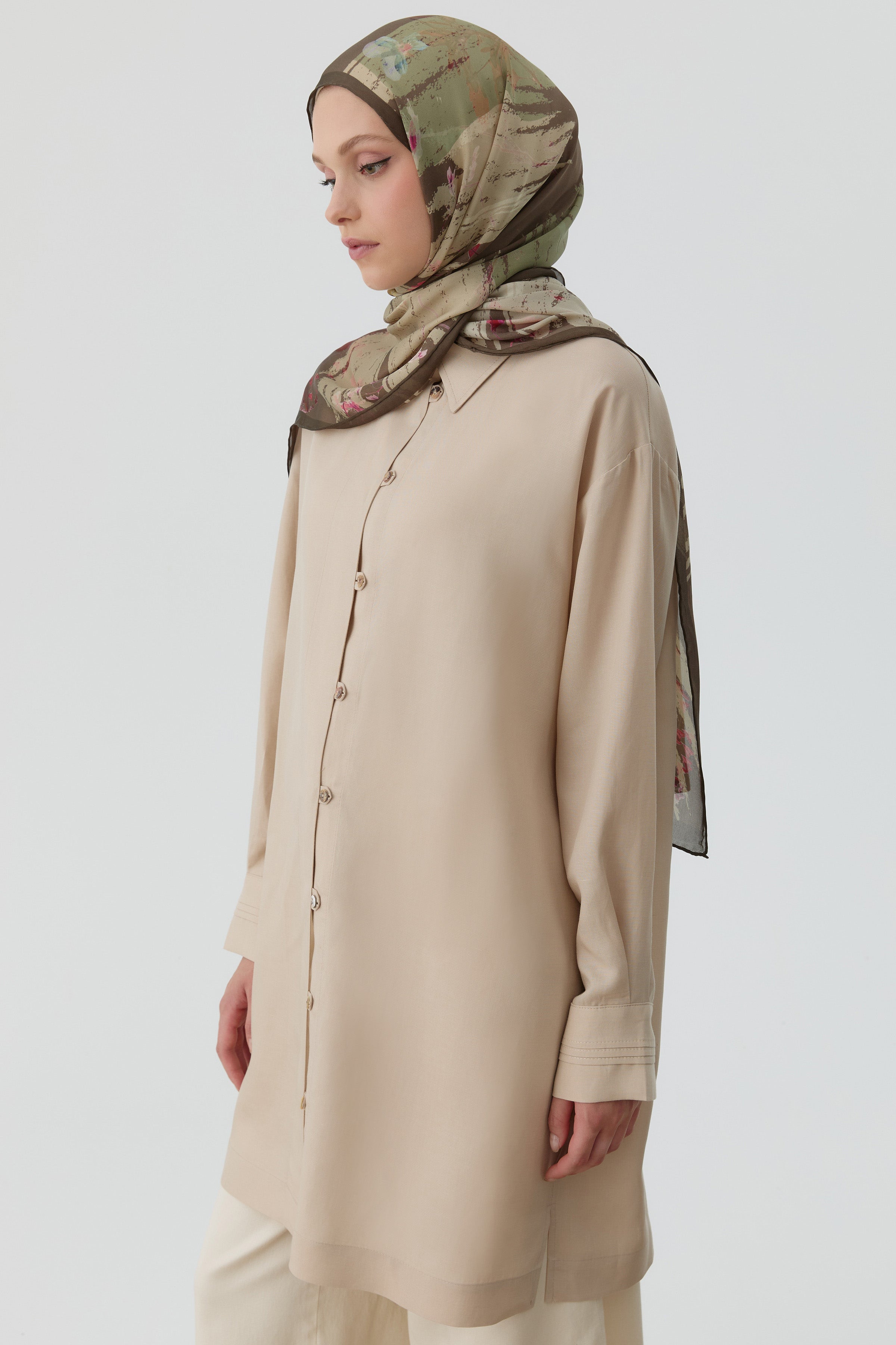 Brit Düğmeli Yırtmaçlı Tunik - Bej TUGBA