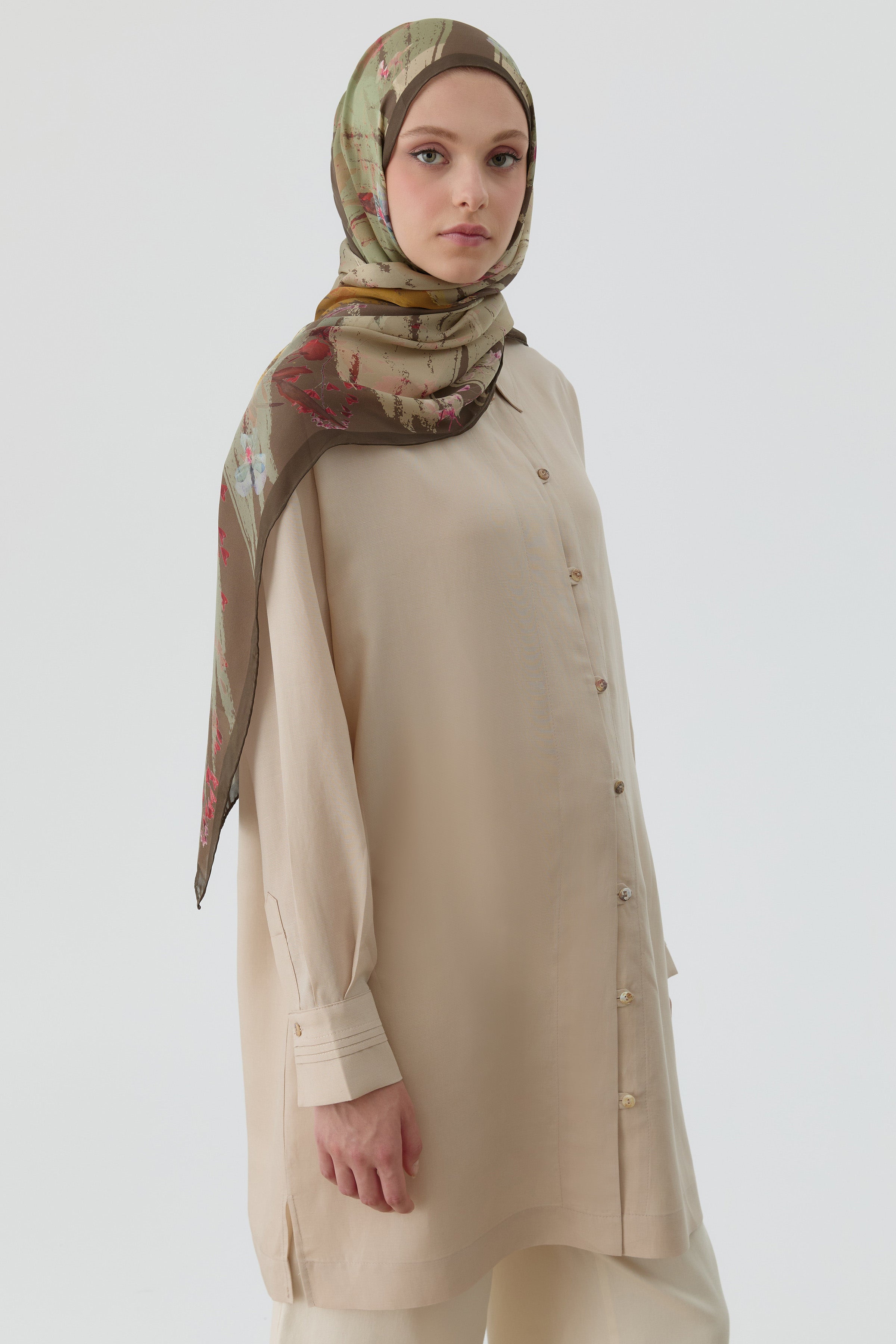 Brit Düğmeli Yırtmaçlı Tunik - Bej TUGBA