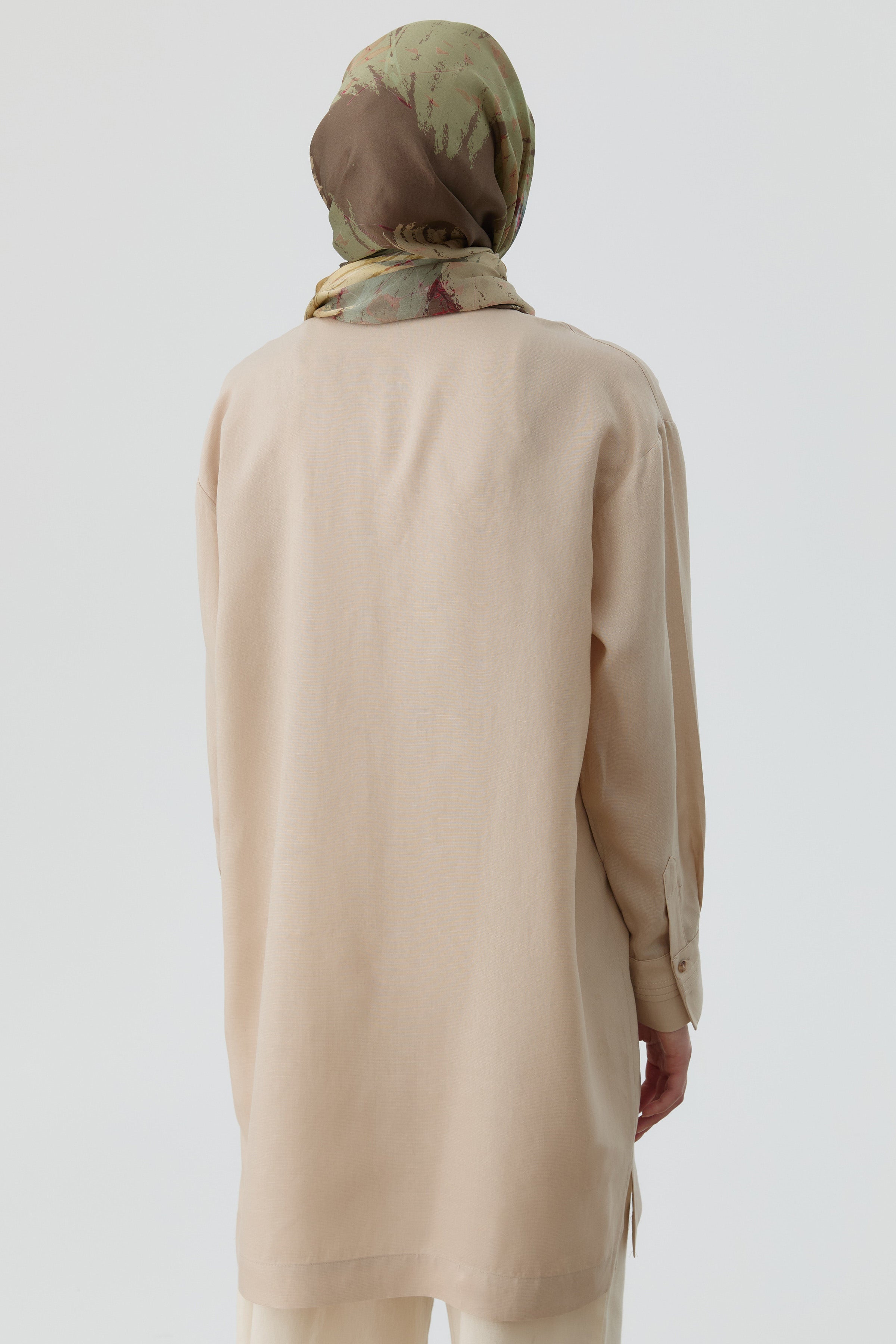 Brit Düğmeli Yırtmaçlı Tunik - Bej TUGBA