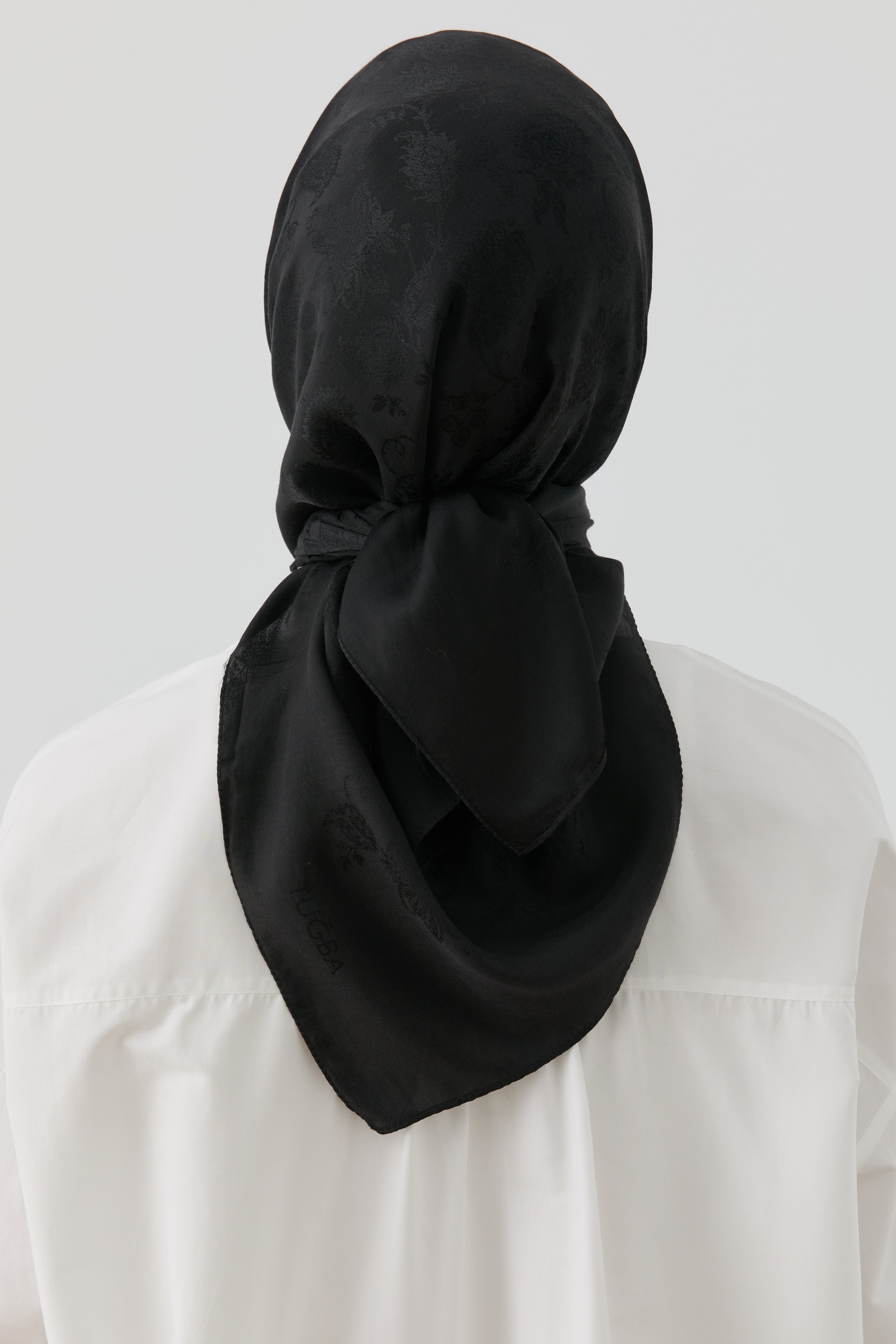 Nevgül Jakar Naturel Eşarp - Siyah TUGBA