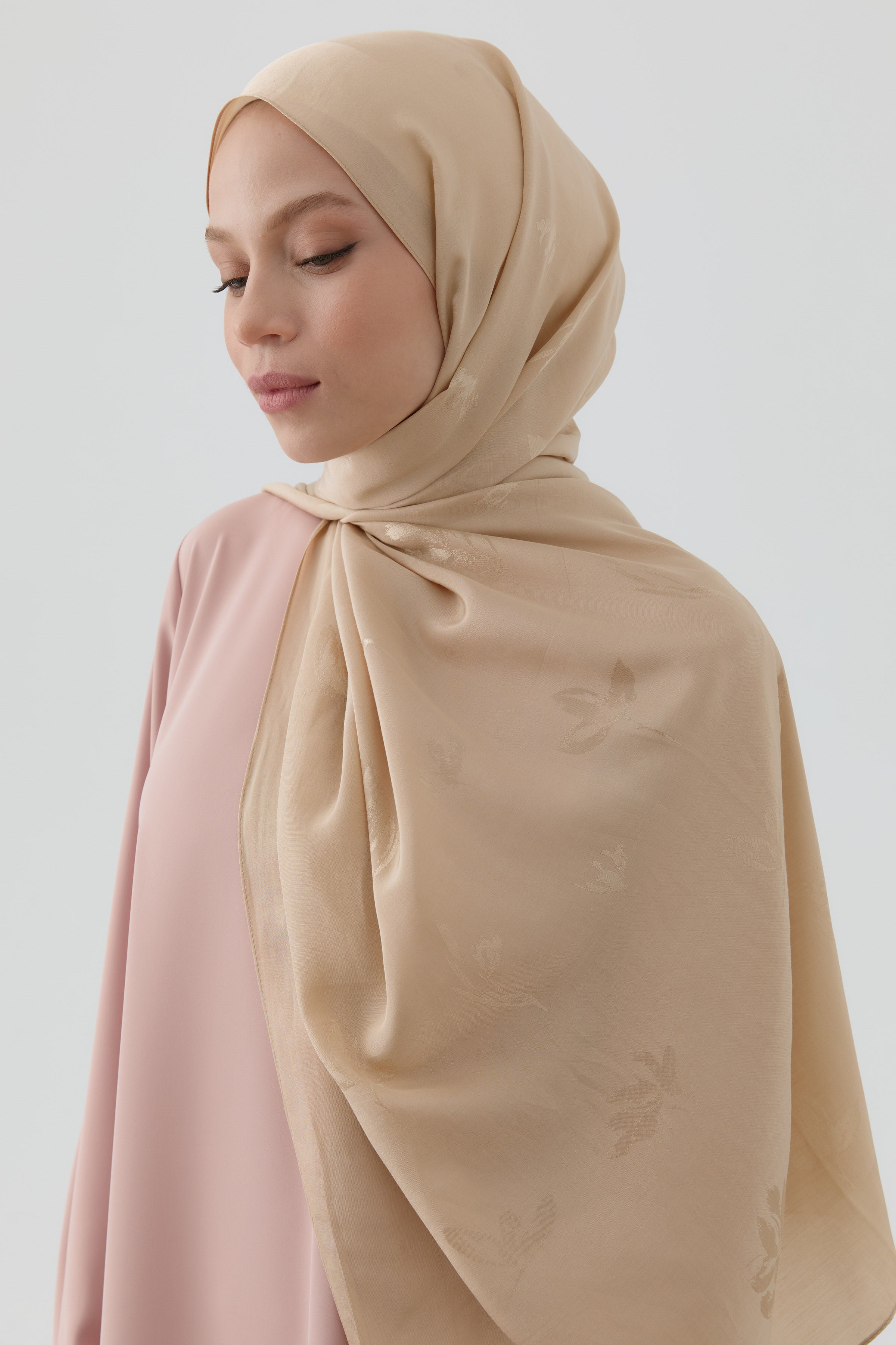 Buket Jakar Naturel Şal - Bej TUGBA