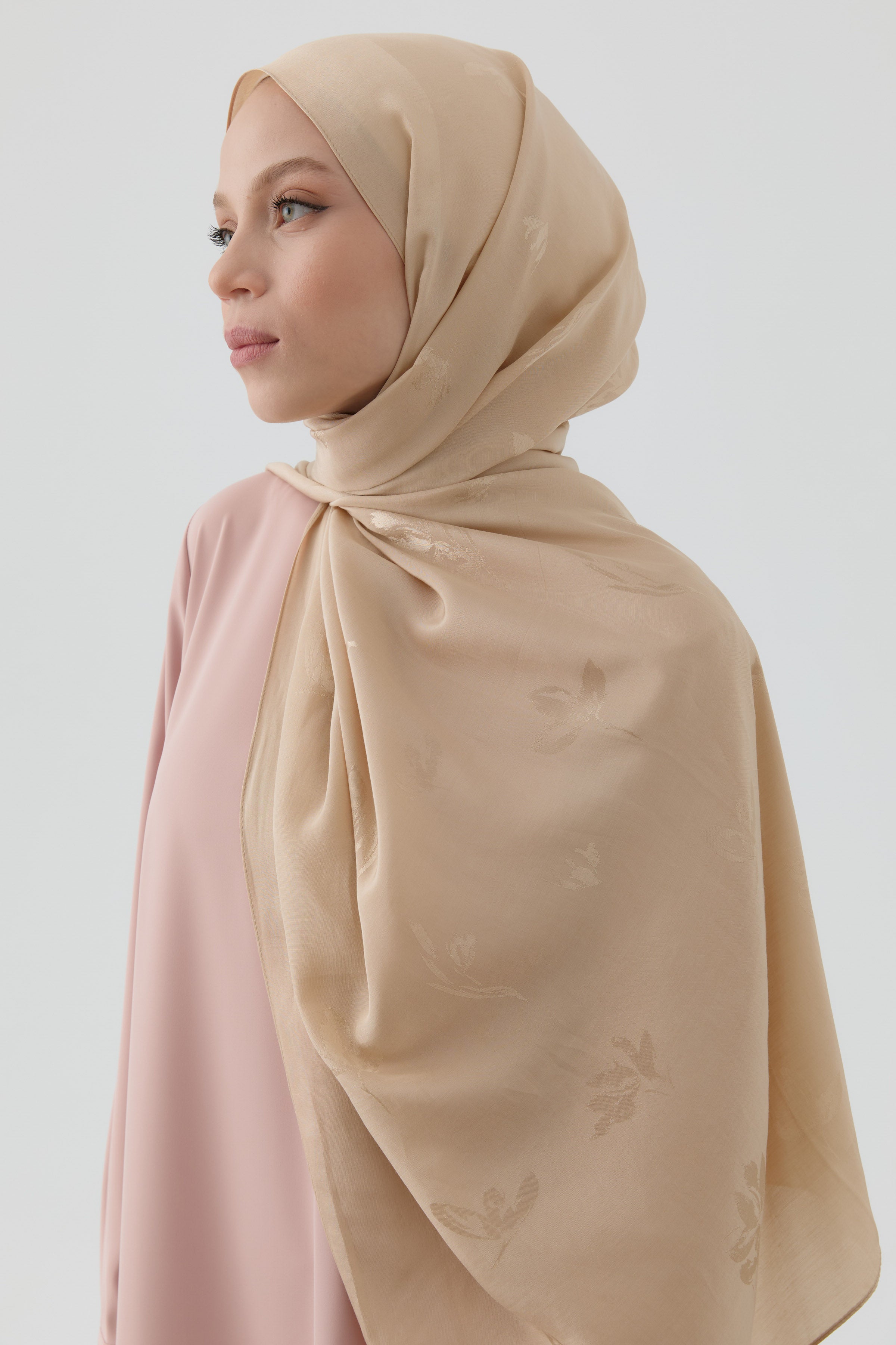 Buket Jakar Naturel Şal - Bej TUGBA