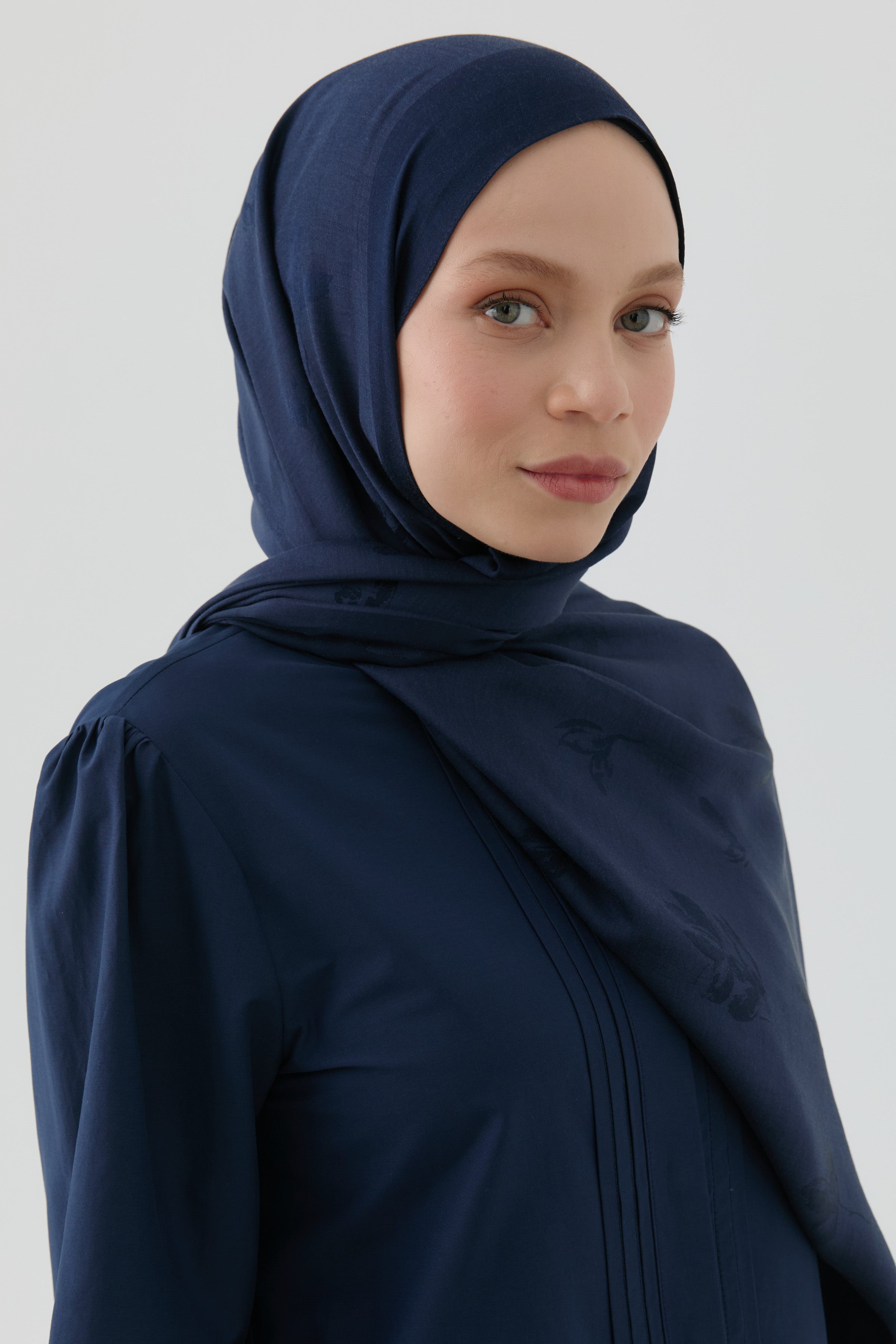 Buket Jakar Naturel Şal - Lacivert TUGBA